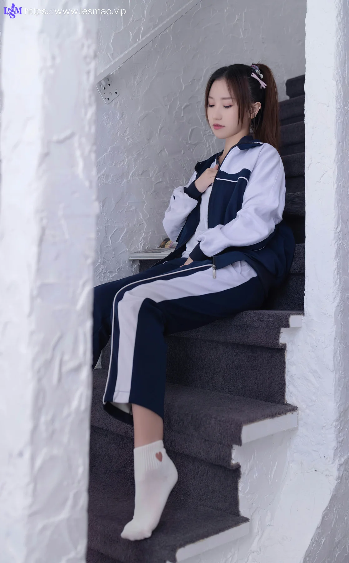 XiuRen 秀人 No.7528  杏子Yada 普蓝色学妹制服日本旅拍3 - 16