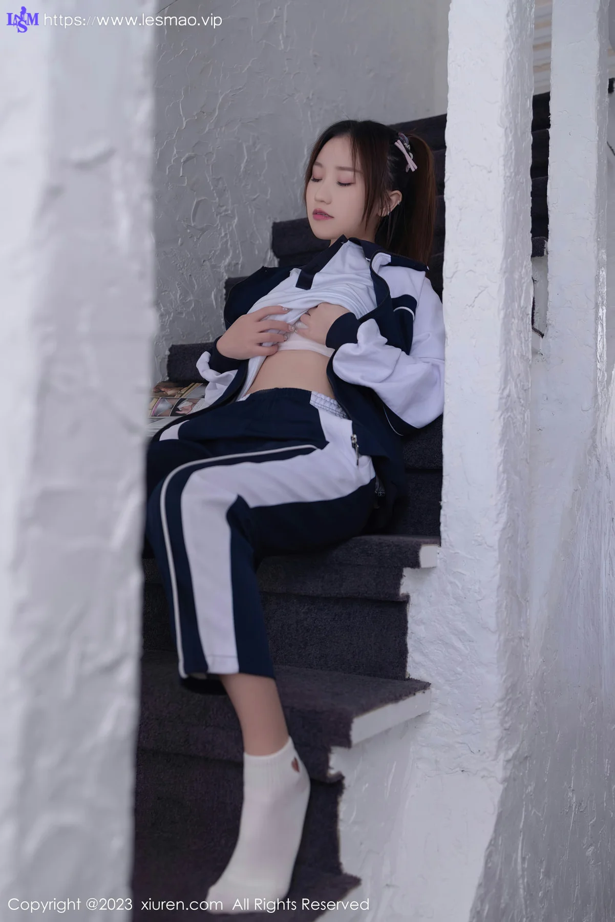 XiuRen 秀人 No.7528  杏子Yada 普蓝色学妹制服日本旅拍3 - 17
