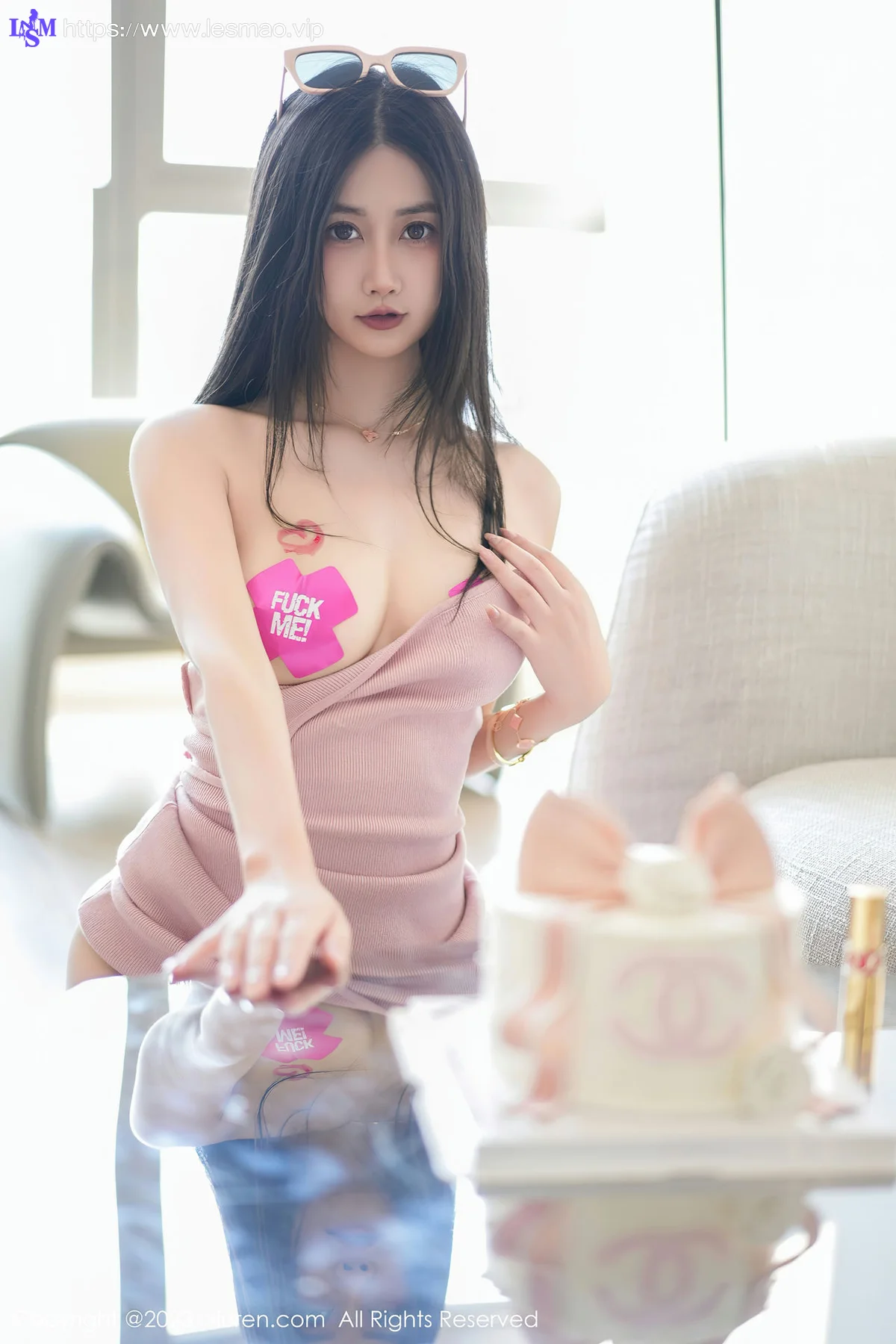 XiuRen 秀人 No.7533  laura阿姣 粉色短裙性感写真 - 26
