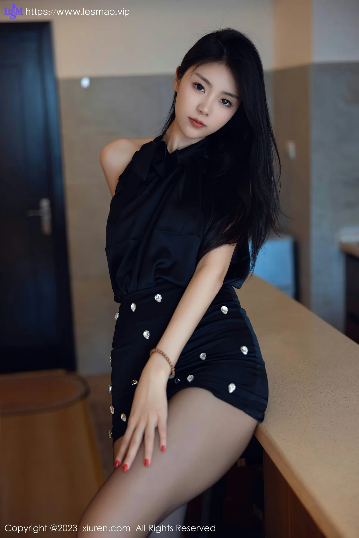 XiuRen 秀人 No.7535  可樂Vicky 圆点短裙性感写真 - 63