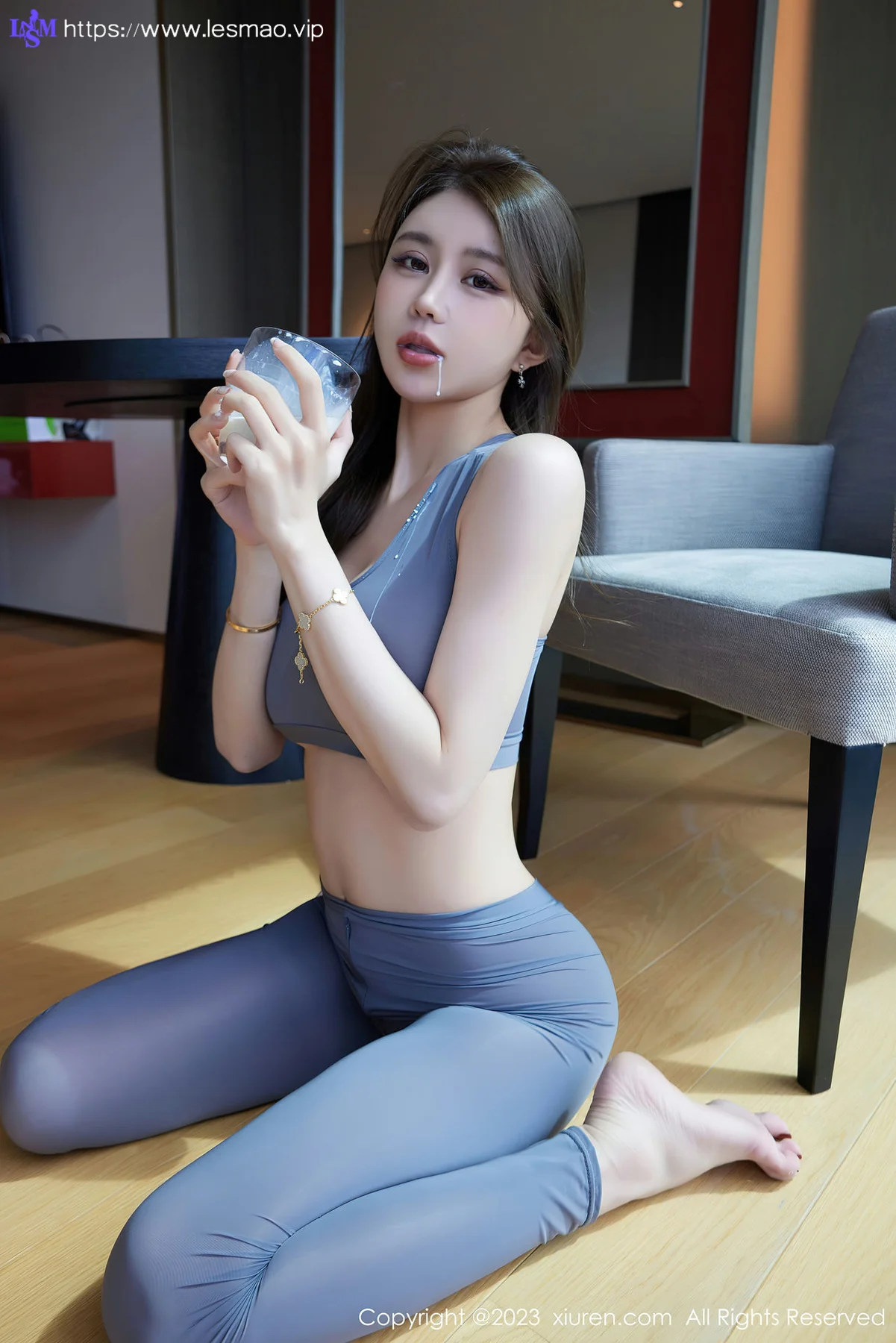 XiuRen 秀人 No.7557 tina_甜仔 灰色瑜伽服饰济州岛旅拍11 - 48