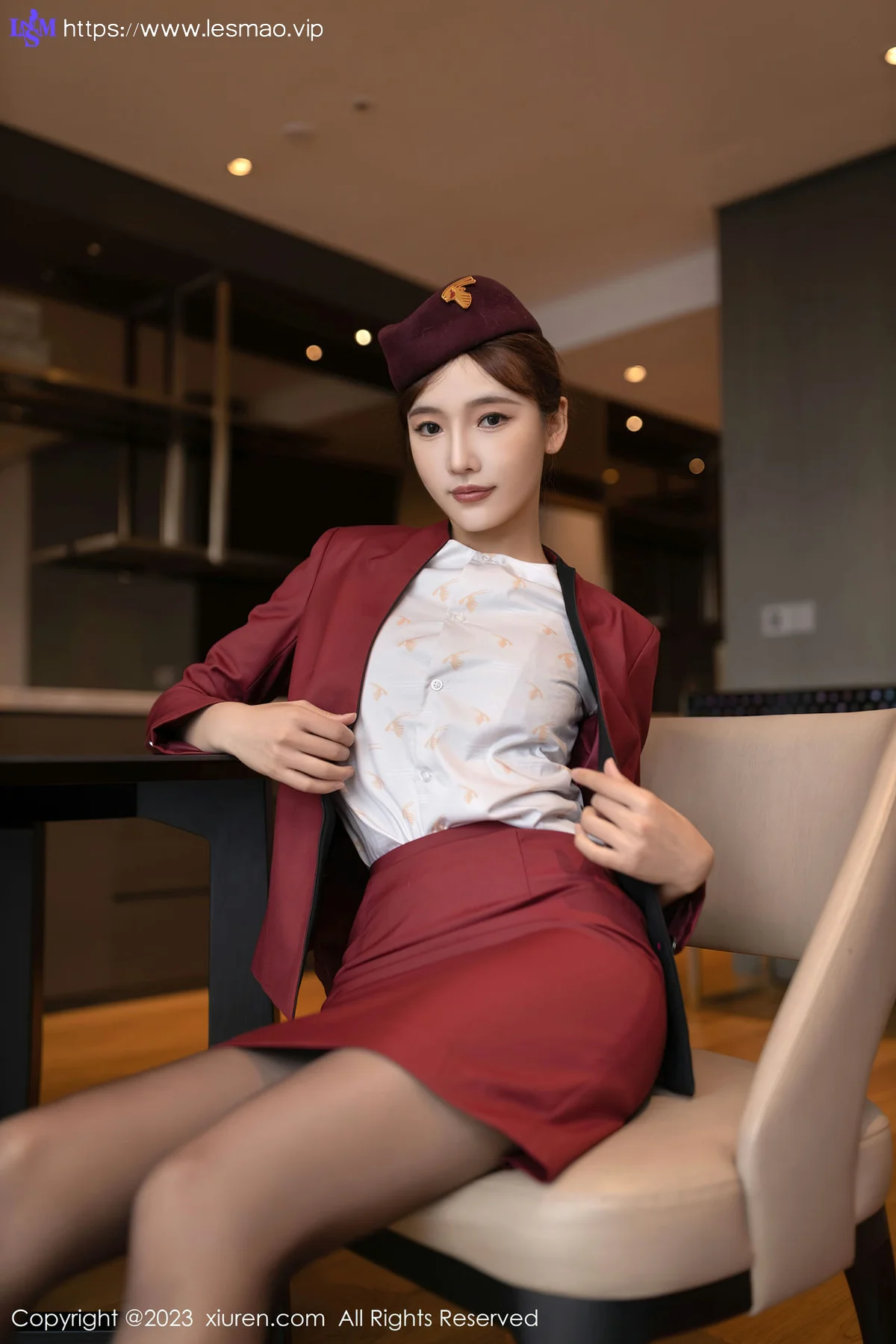 XiuRen 秀人 No.7569 陆萱萱 空姐制服济州岛旅拍111 - 11