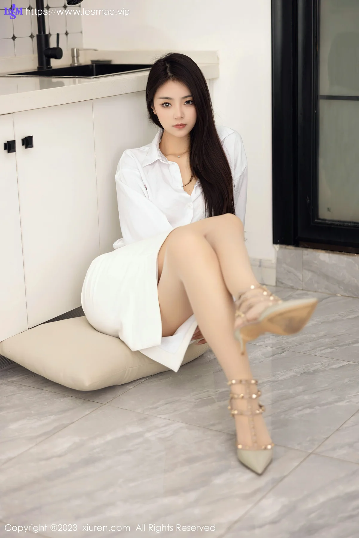 XiuRen 秀人 No.7601  可樂Vicky 美腿玉足性感写真1 - 36