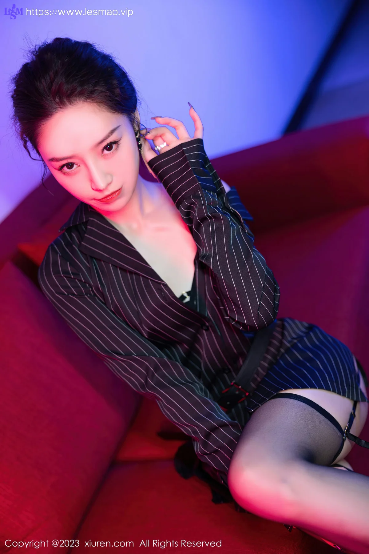 XiuRen 秀人 No.7611  苏曼兮 魅惑黑丝性感写真11 - 17