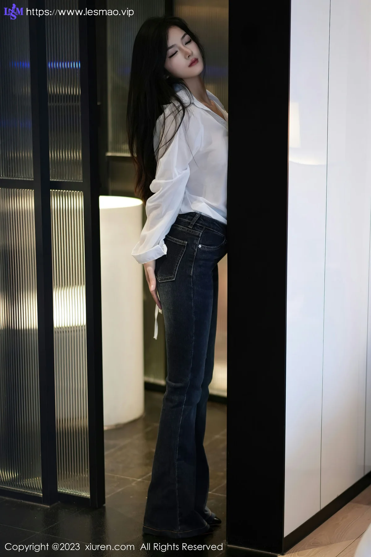 XiuRen 秀人 No.7645  谭小灵 简约牛仔裤性感写真11 - 17