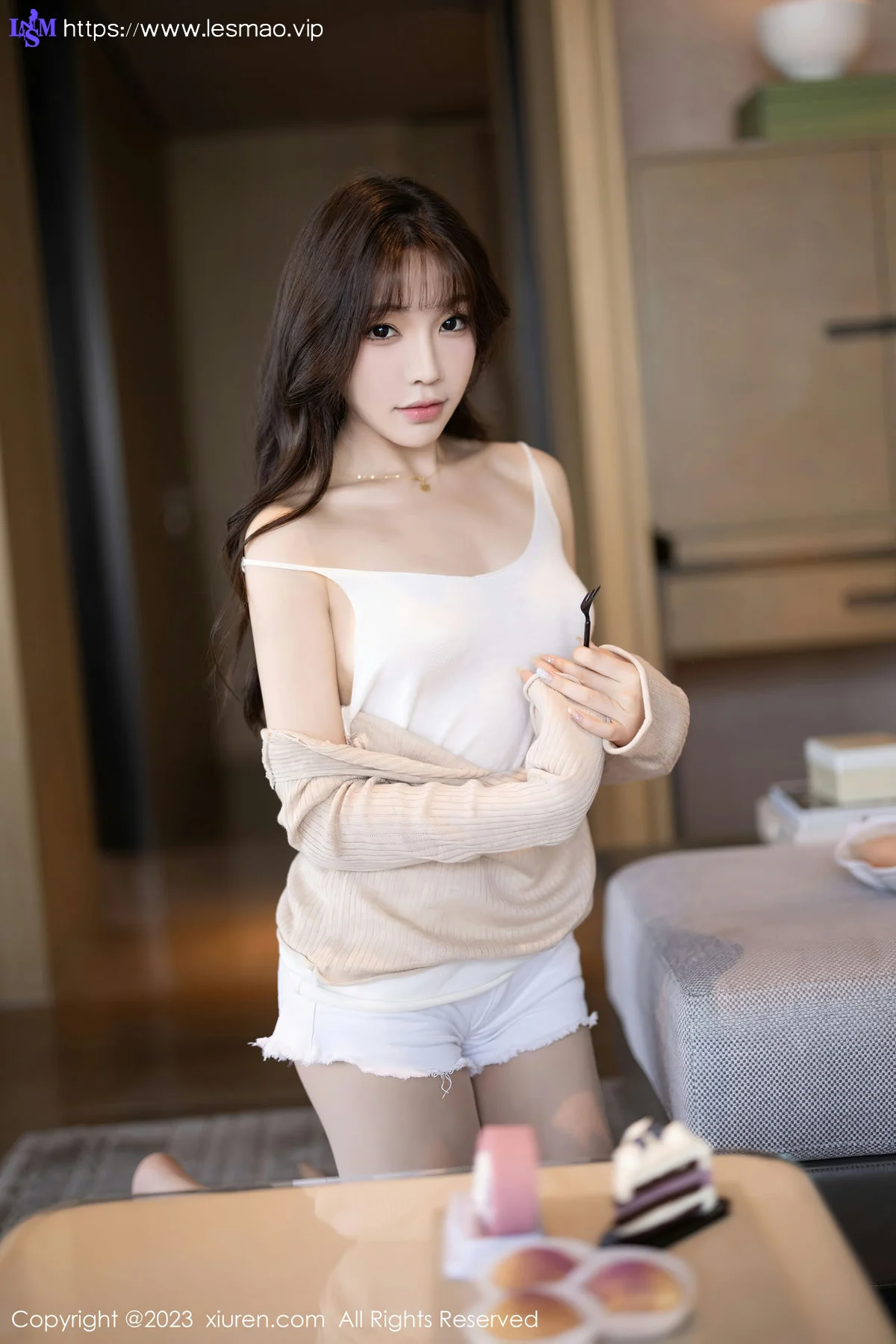 XiuRen 秀人 No.7647  徐莉芝Booty 暖灰色上衣性感写真1 - 24