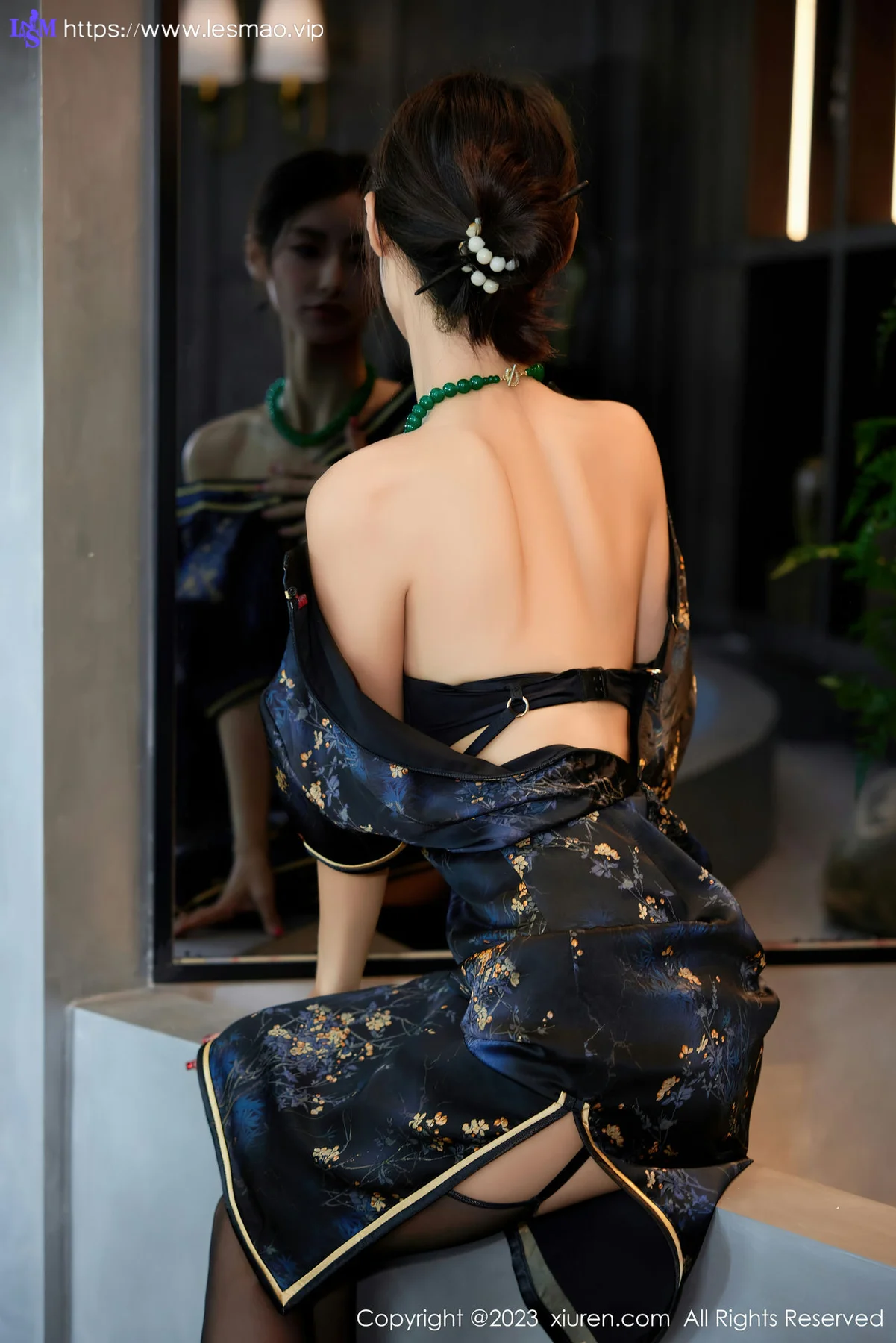 XiuRen 秀人 No.7656  lingyu69 深色旗袍服饰性感写真1 - 19