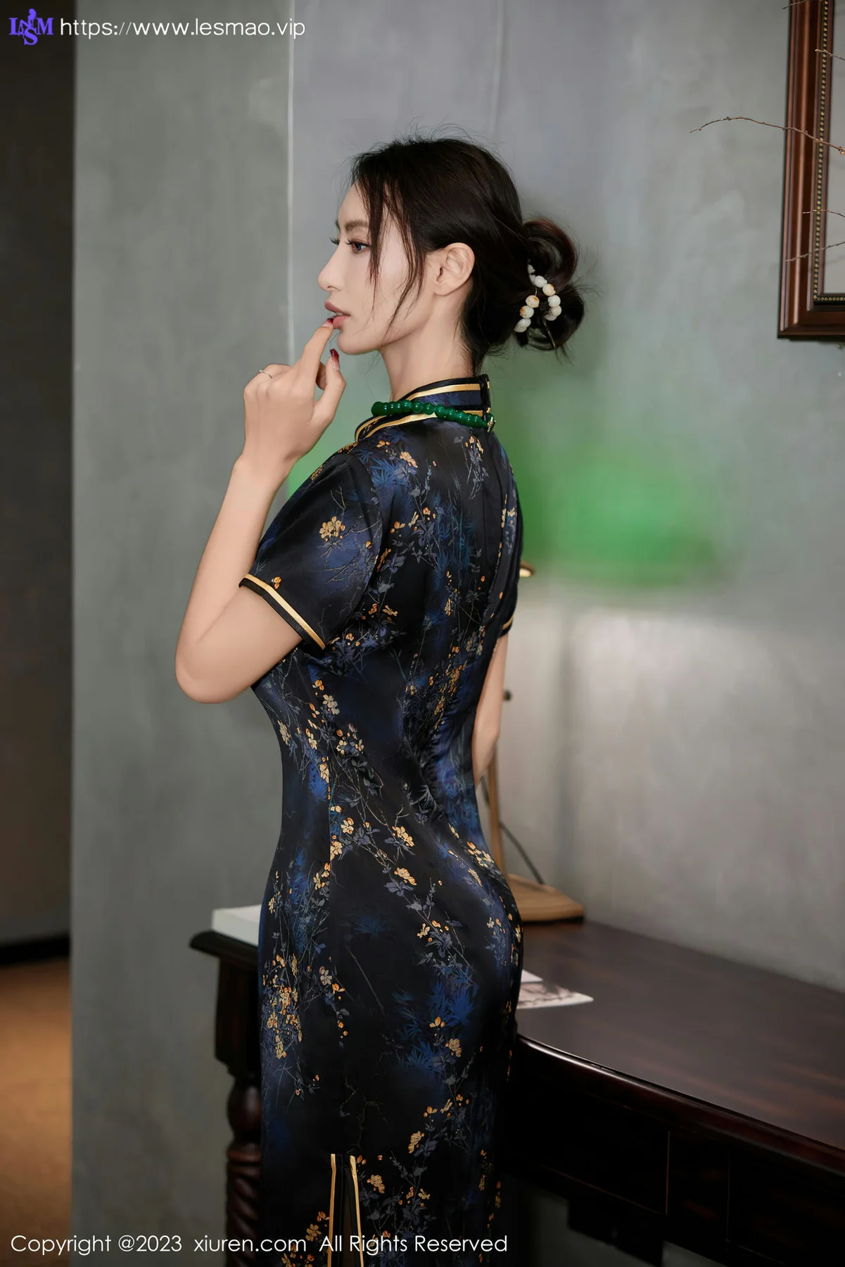 XiuRen 秀人 No.7656  lingyu69 深色旗袍服饰性感写真1 - 33