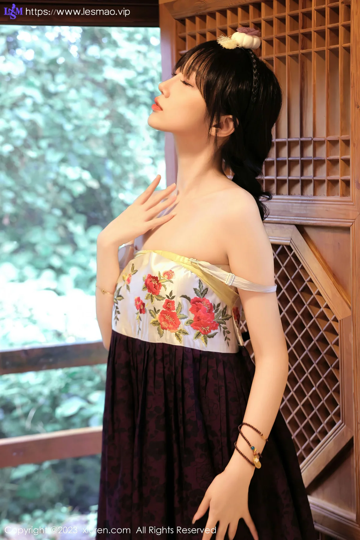 XiuRen 秀人 No.7677  玥儿玥er 大长今服饰济州岛旅拍 - 17