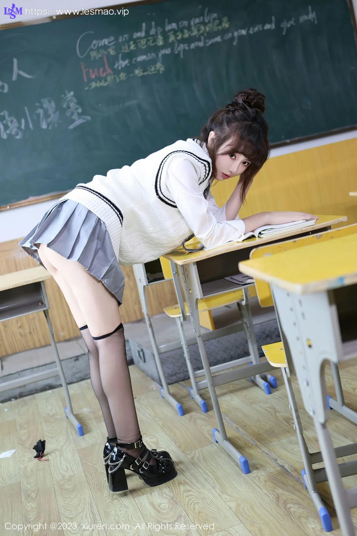 XiuRen 秀人 No.7712  白笑笑 白色学妹制服性感写真1 - 12