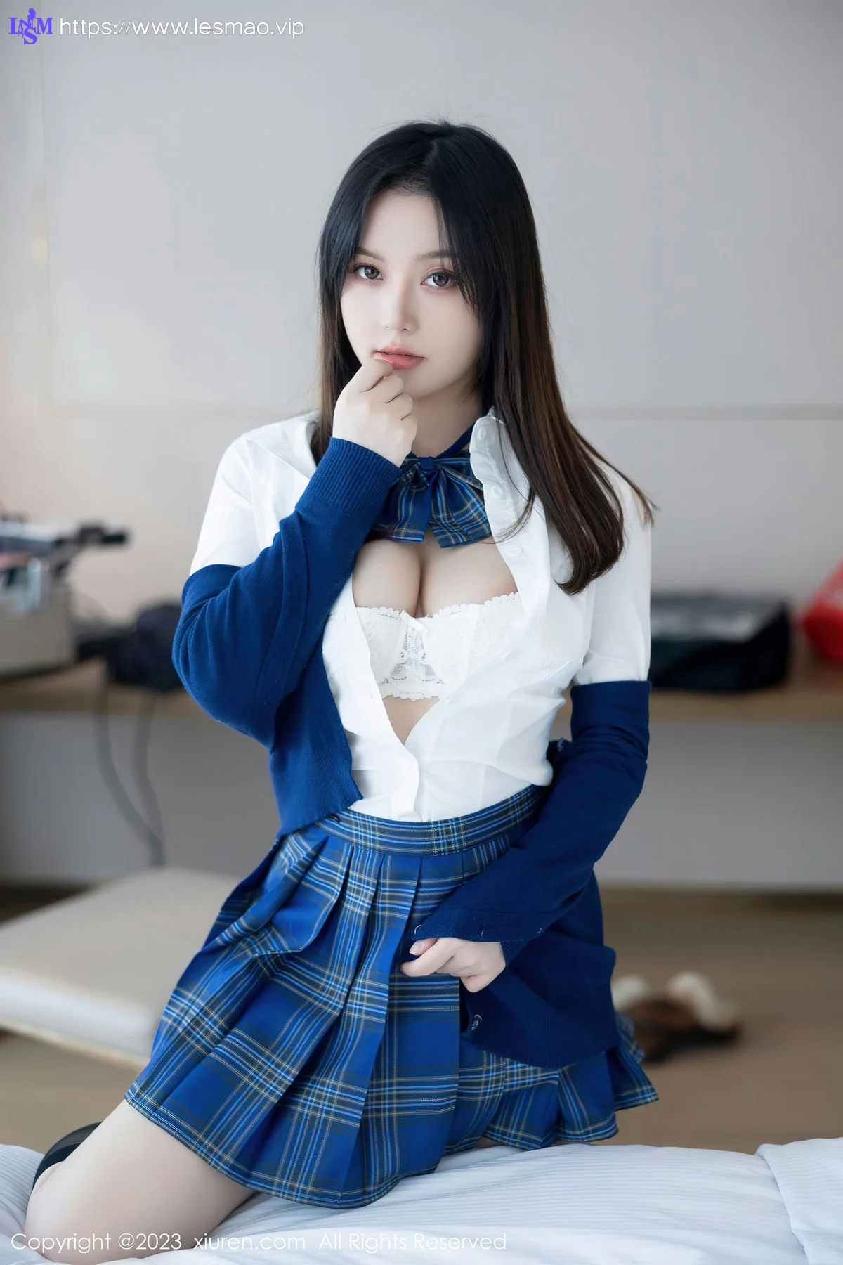 XiuRen 秀人 No.7754  豆瓣酱 白色蕾丝蓝色格子短裙写真111 - 59