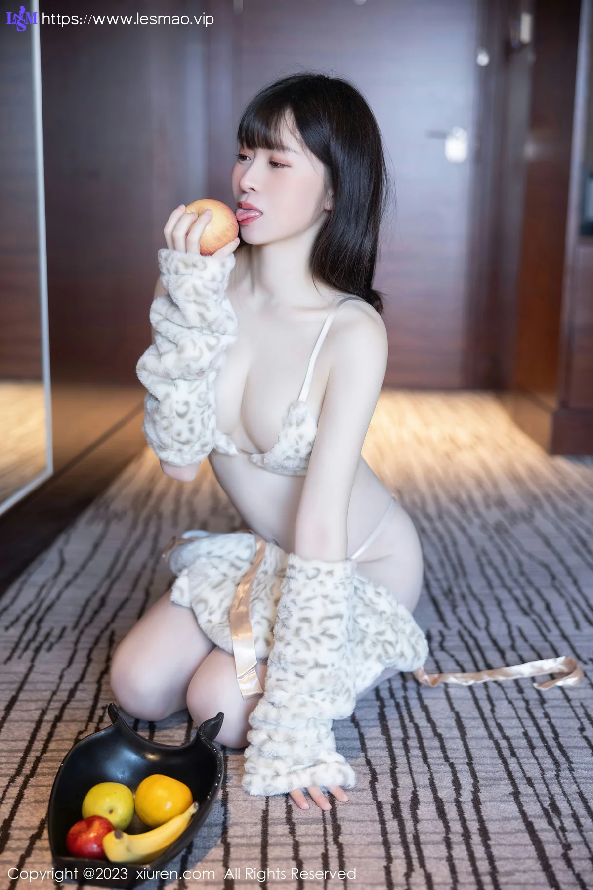 XiuRen 秀人 No.7803  林悠悠 毛绒卡哇伊性感写真3 - 12