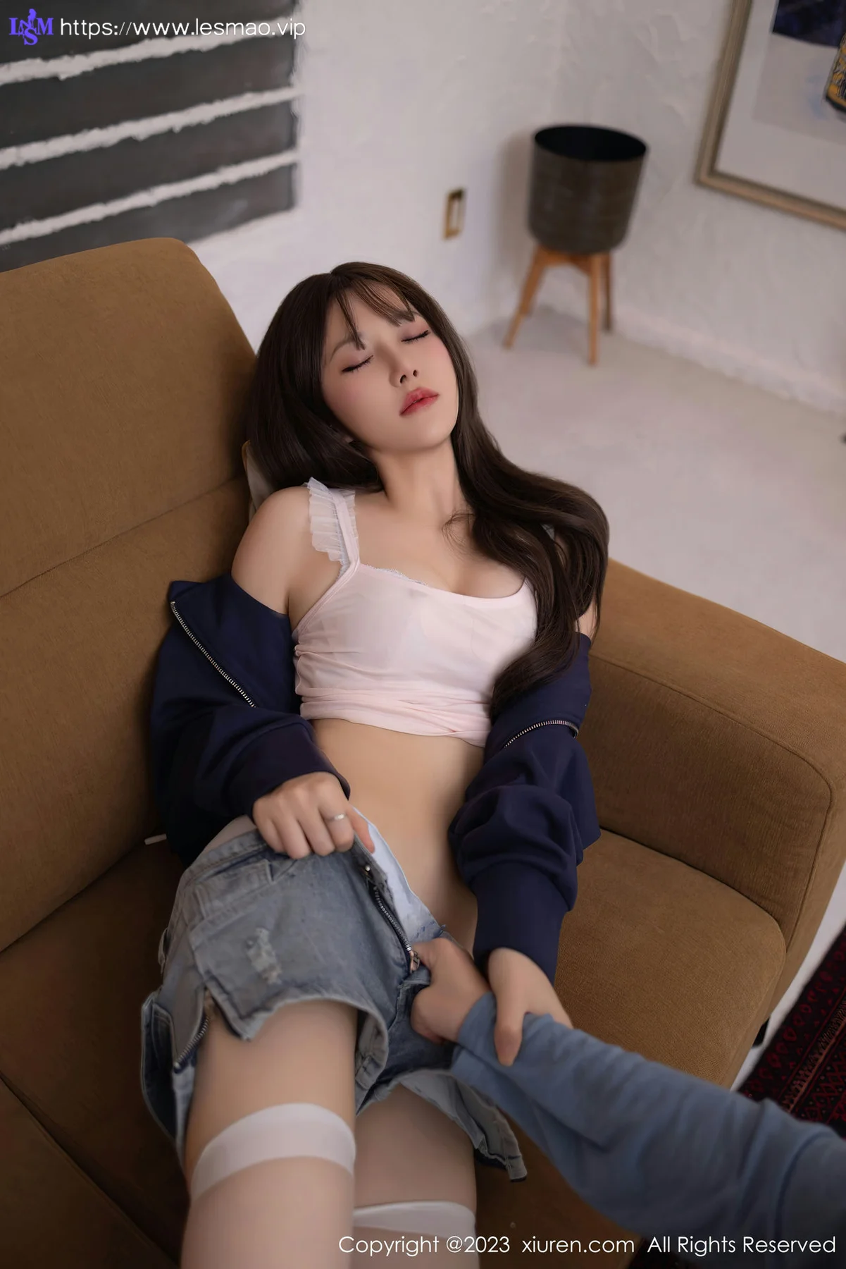 XiuRen 秀人 No.7817  鱼子酱Fish 超短牛仔裤性感写真1 - 41