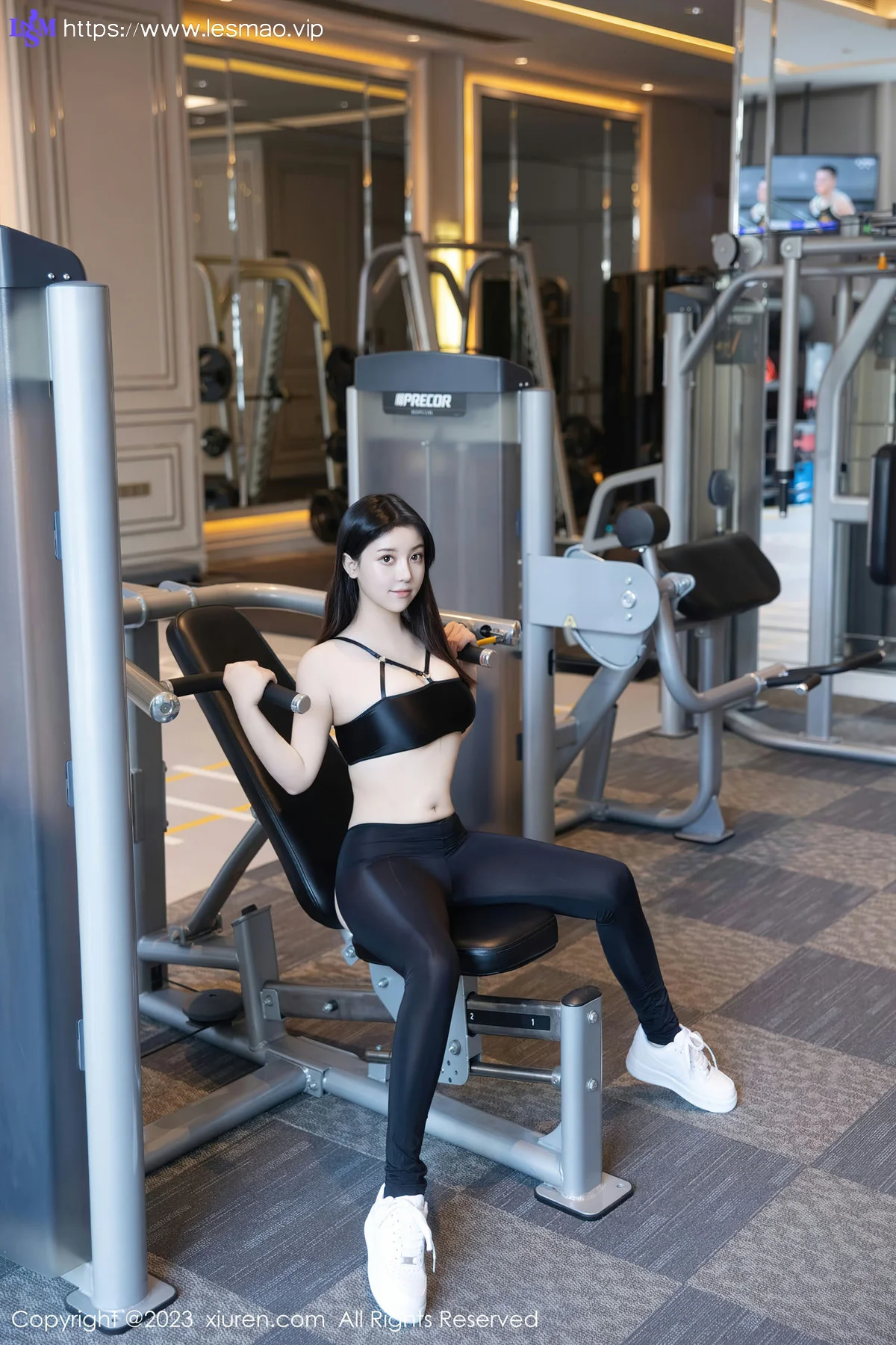XiuRen 秀人 No.7819  豆瓣酱两位性感女神健身所场景拍摄写真111 - 28