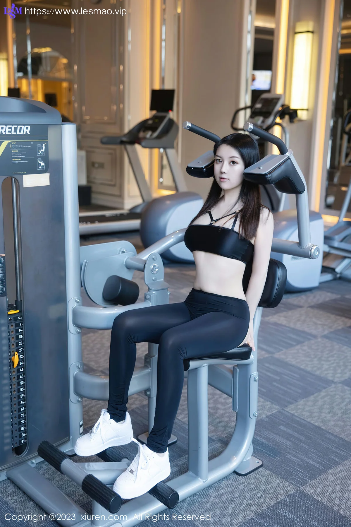 XiuRen 秀人 No.7819  豆瓣酱两位性感女神健身所场景拍摄写真111 - 33
