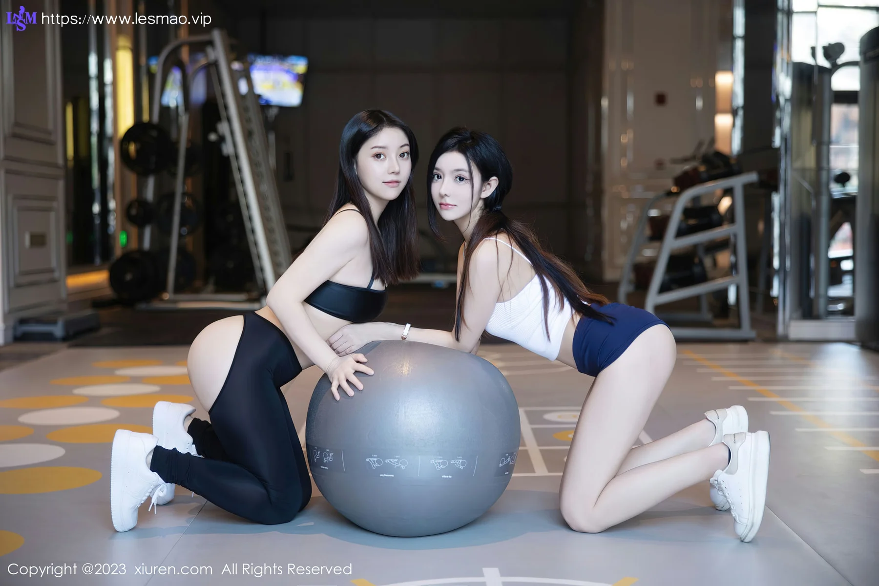 XiuRen 秀人 No.7819  豆瓣酱两位性感女神健身所场景拍摄写真111 - 59