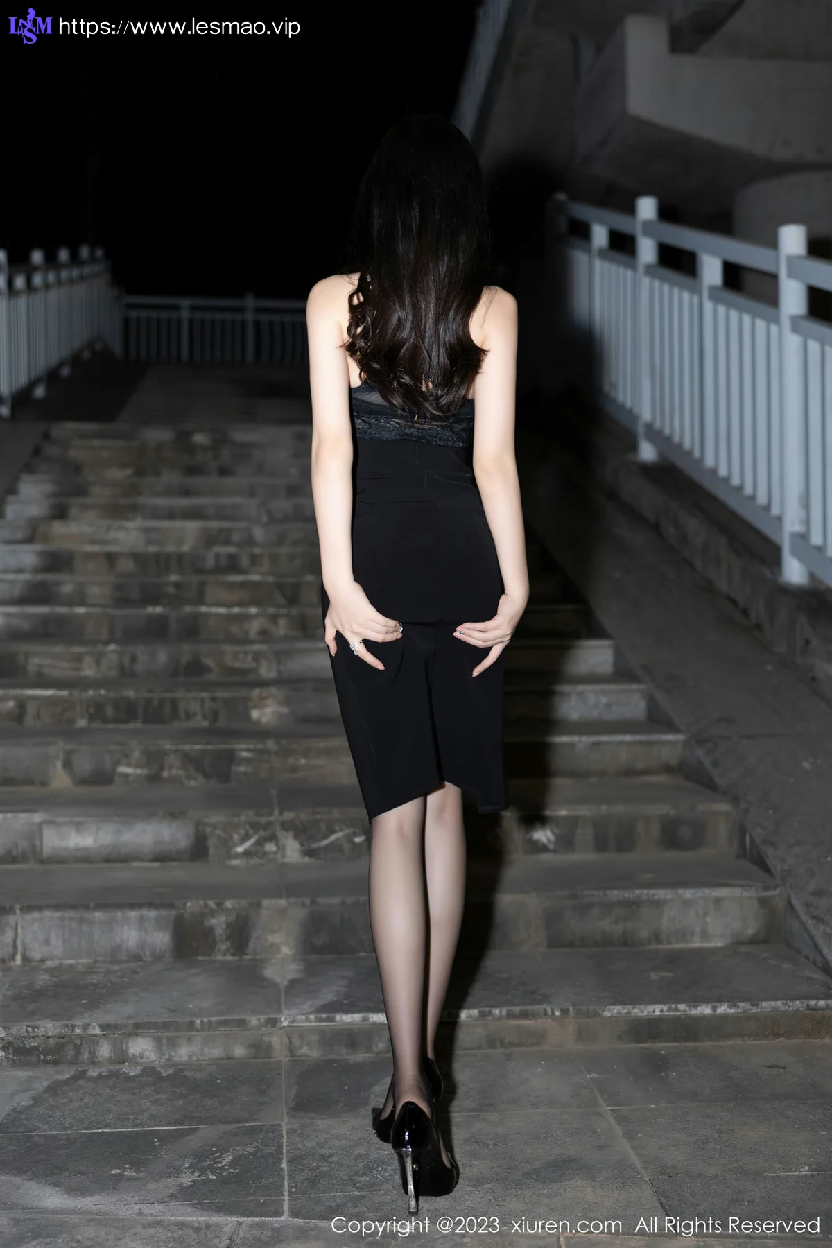XiuRen 秀人 No.7820  徐莉芝Booty 性感爆乳私房套图111 - 13
