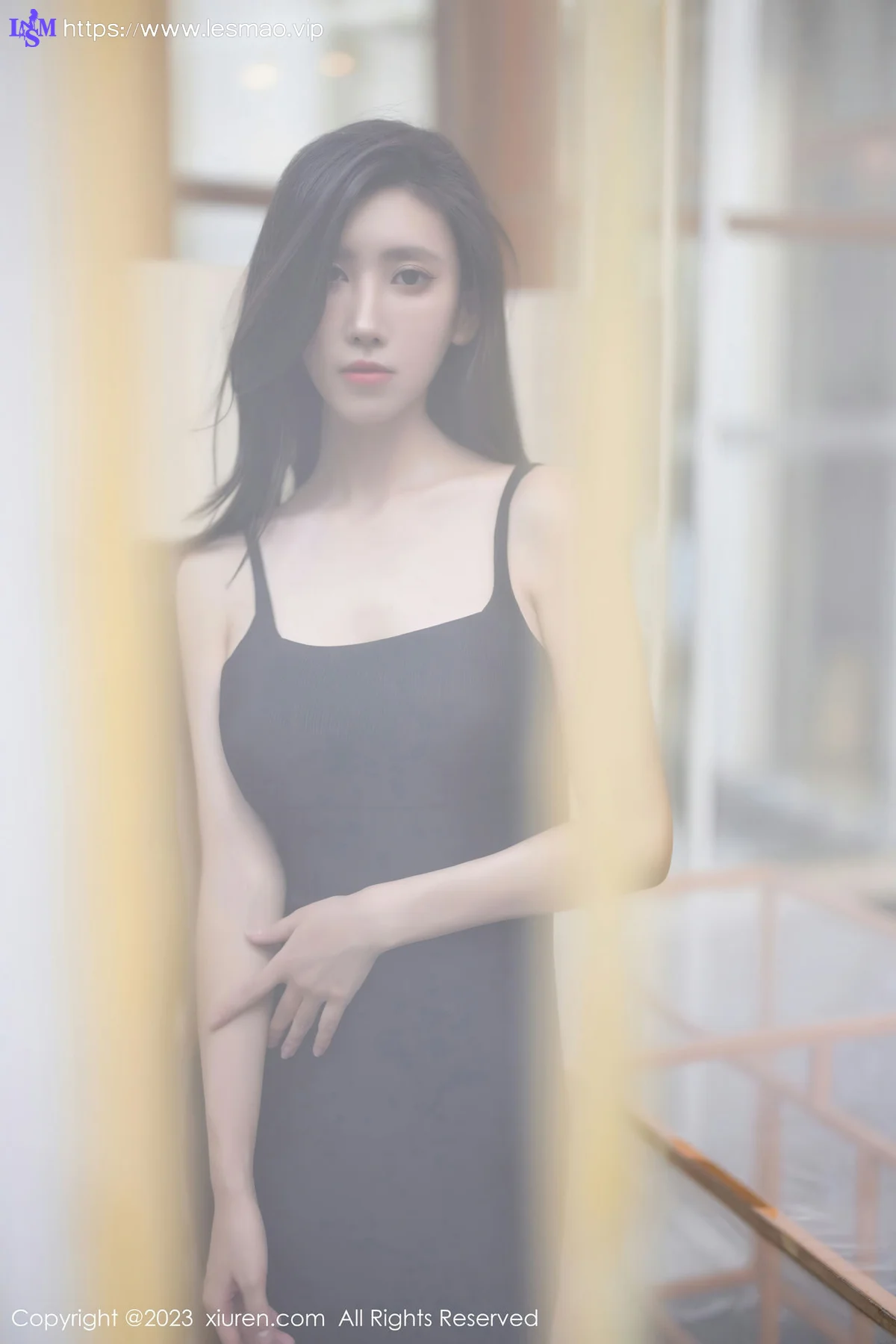 XiuRen 秀人 No.7830  章芃芃 户外场景拍摄性感写真 - 31
