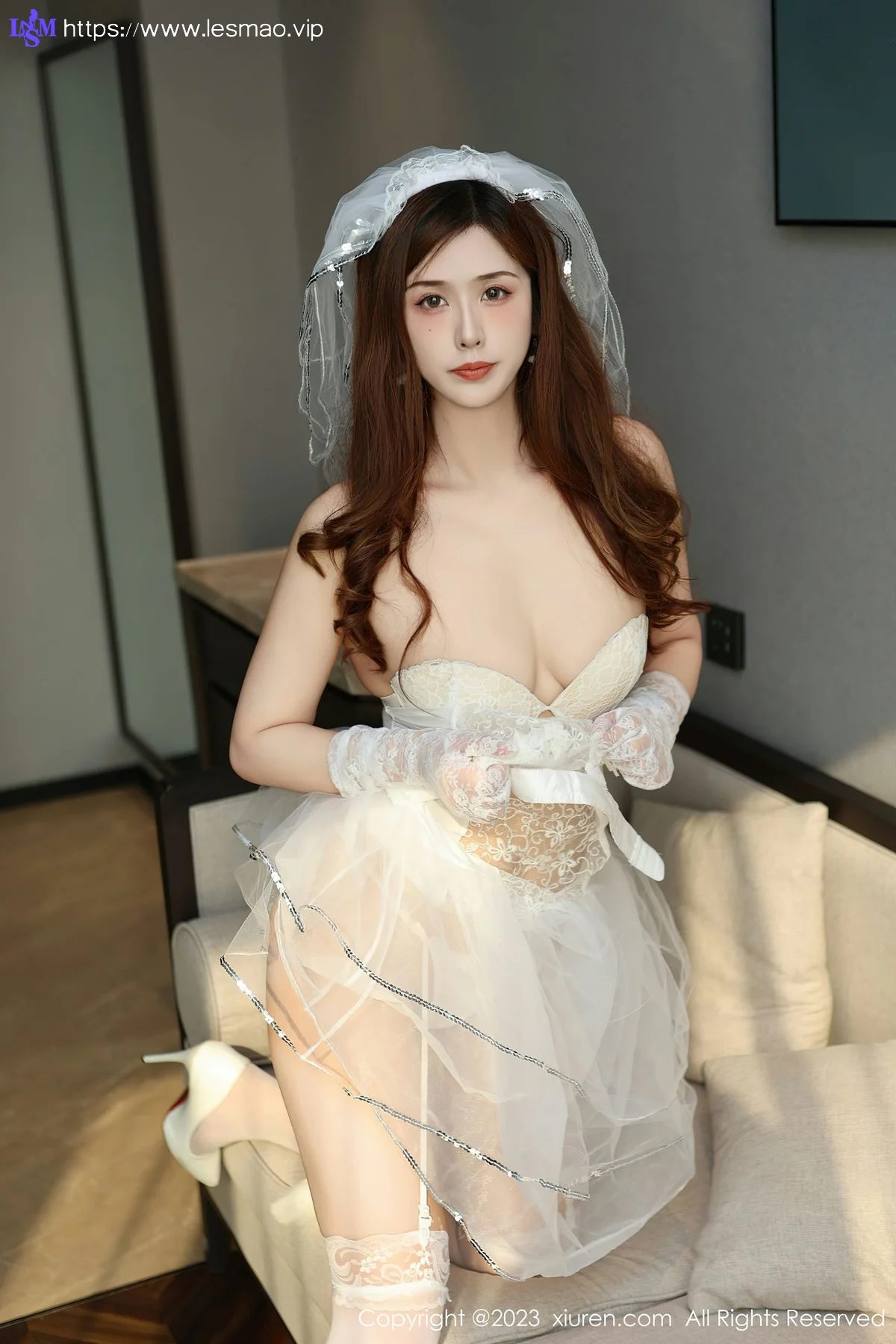 XiuRen 秀人 No.7834  月野兔美妞 白色婚纱服饰性感写真 - 36