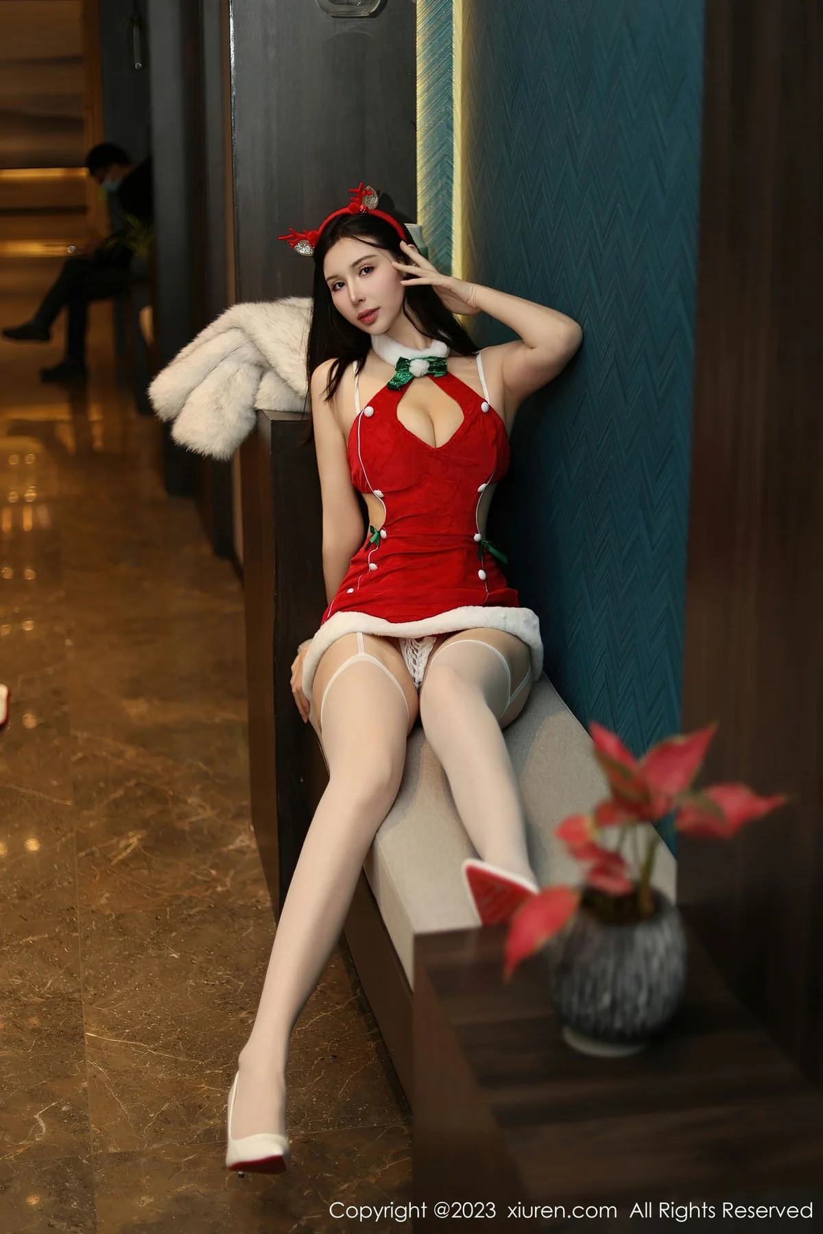 XiuRen 秀人 No.7841  曼柔 红色圣诞主题拍摄性感写真3 - 27