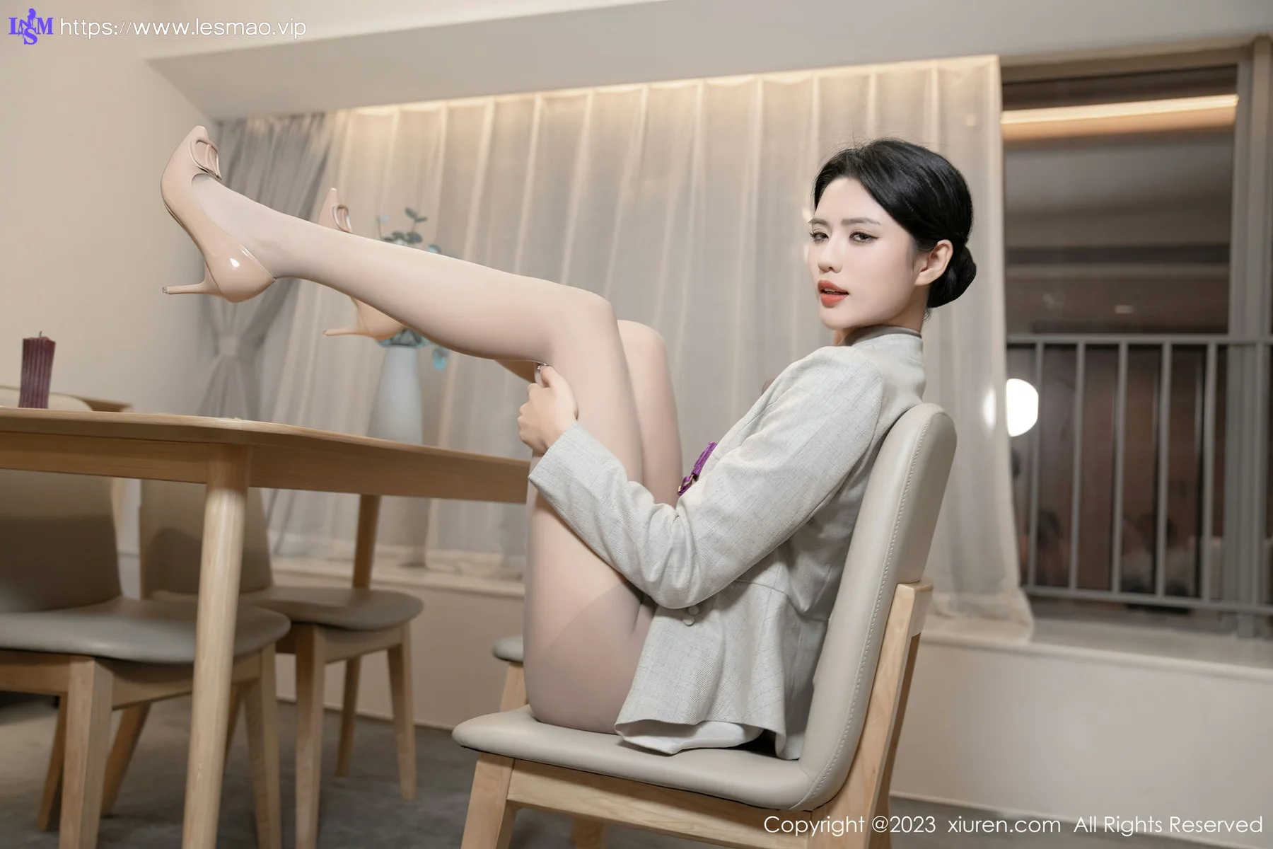 XiuRen 秀人 No.7845  浅浅Danny 浅色OL职业装性感写真33 - 54