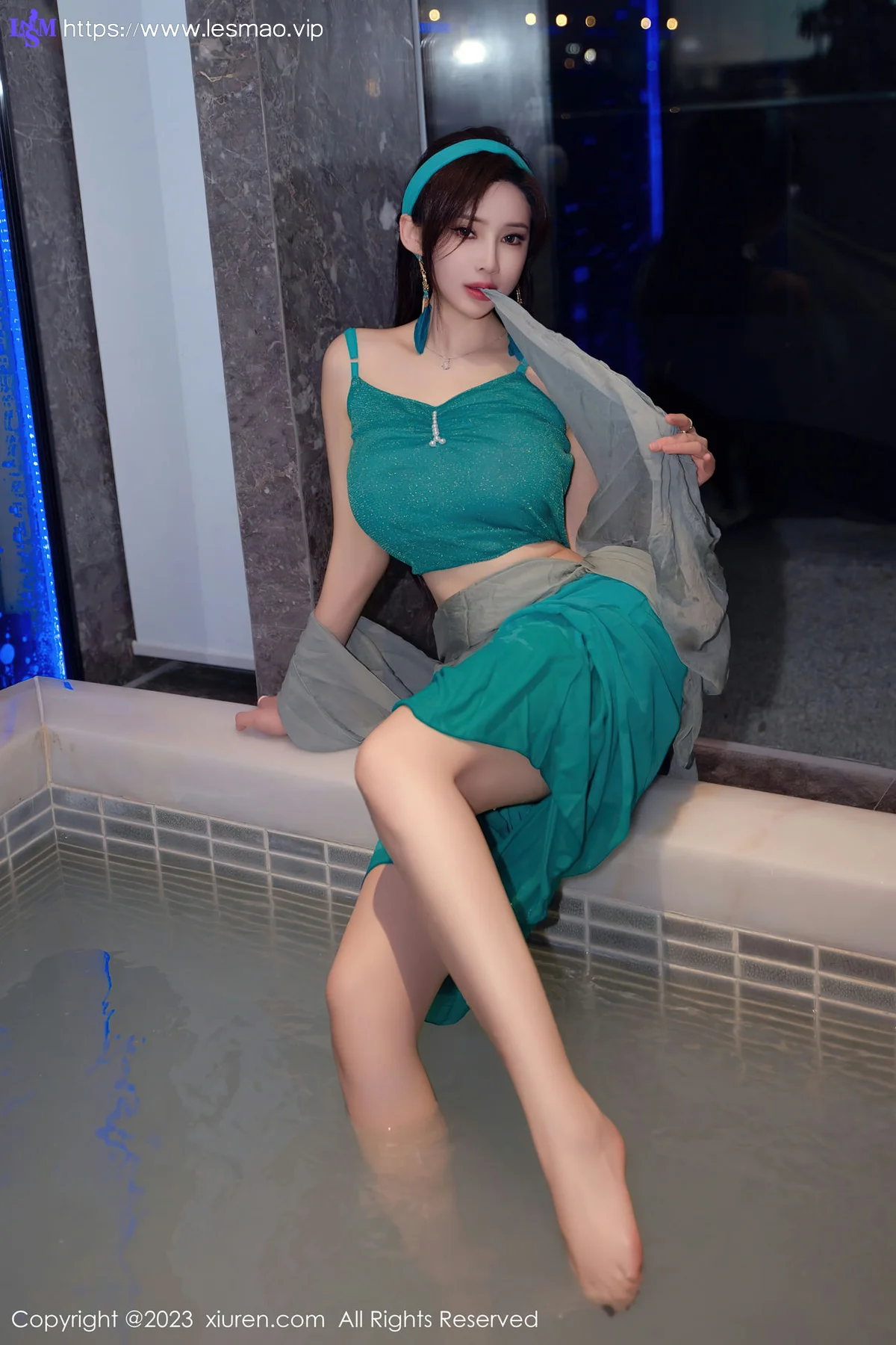 XiuRen 秀人 No.7886  Carol周妍希 温泉主题拍摄性感写真 - 14