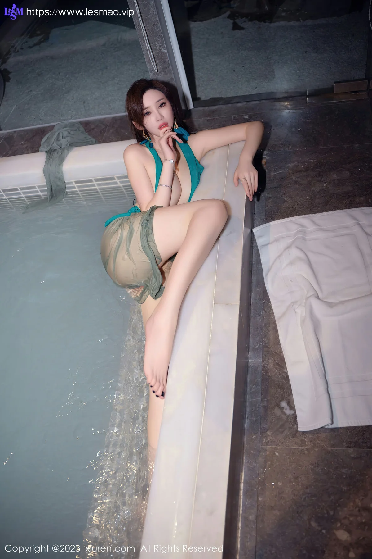 XiuRen 秀人 No.7886  Carol周妍希 温泉主题拍摄性感写真 - 54