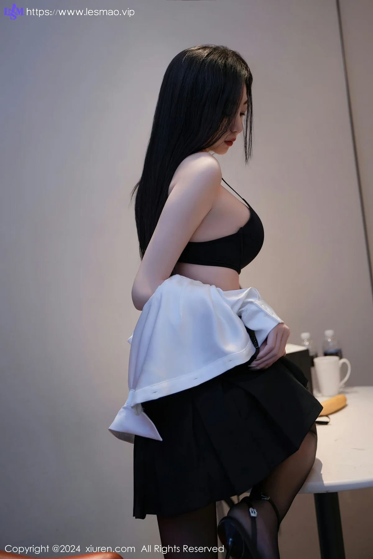 XiuRen 秀人 No.7894  安琪Yee 黑色短裙性感写真 - 44