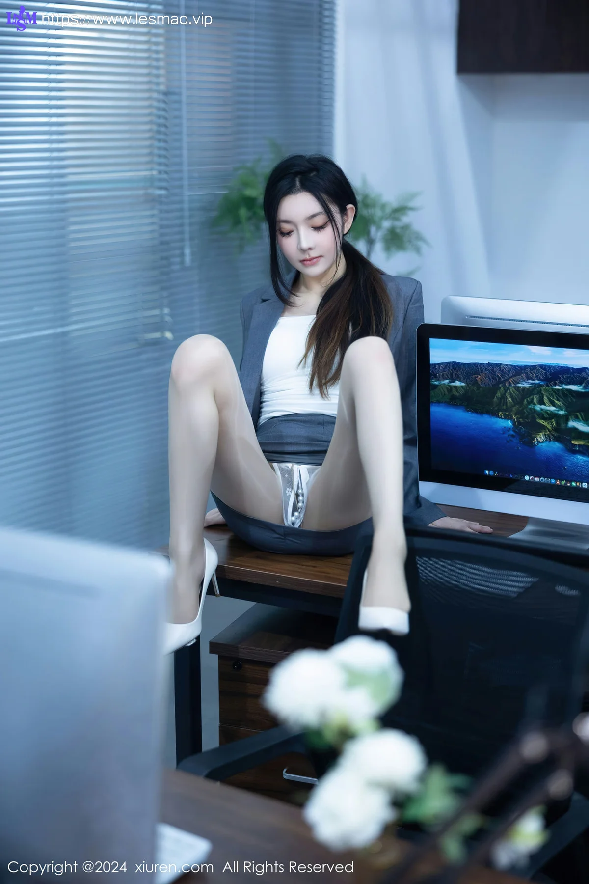 XiuRen 秀人 No.7923  豆瓣酱模特合集写真OL装扮11 - 37