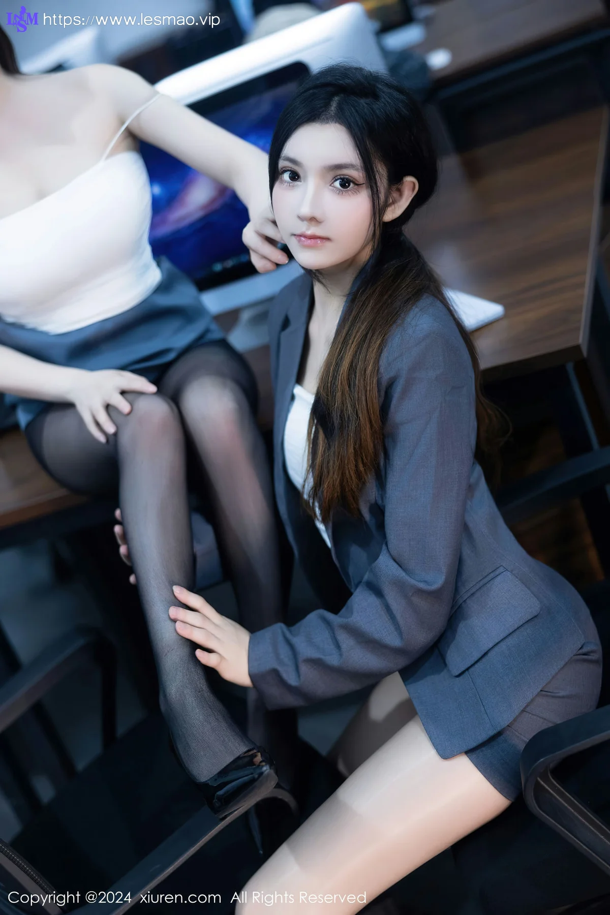 XiuRen 秀人 No.7923  豆瓣酱模特合集写真OL装扮11 - 87