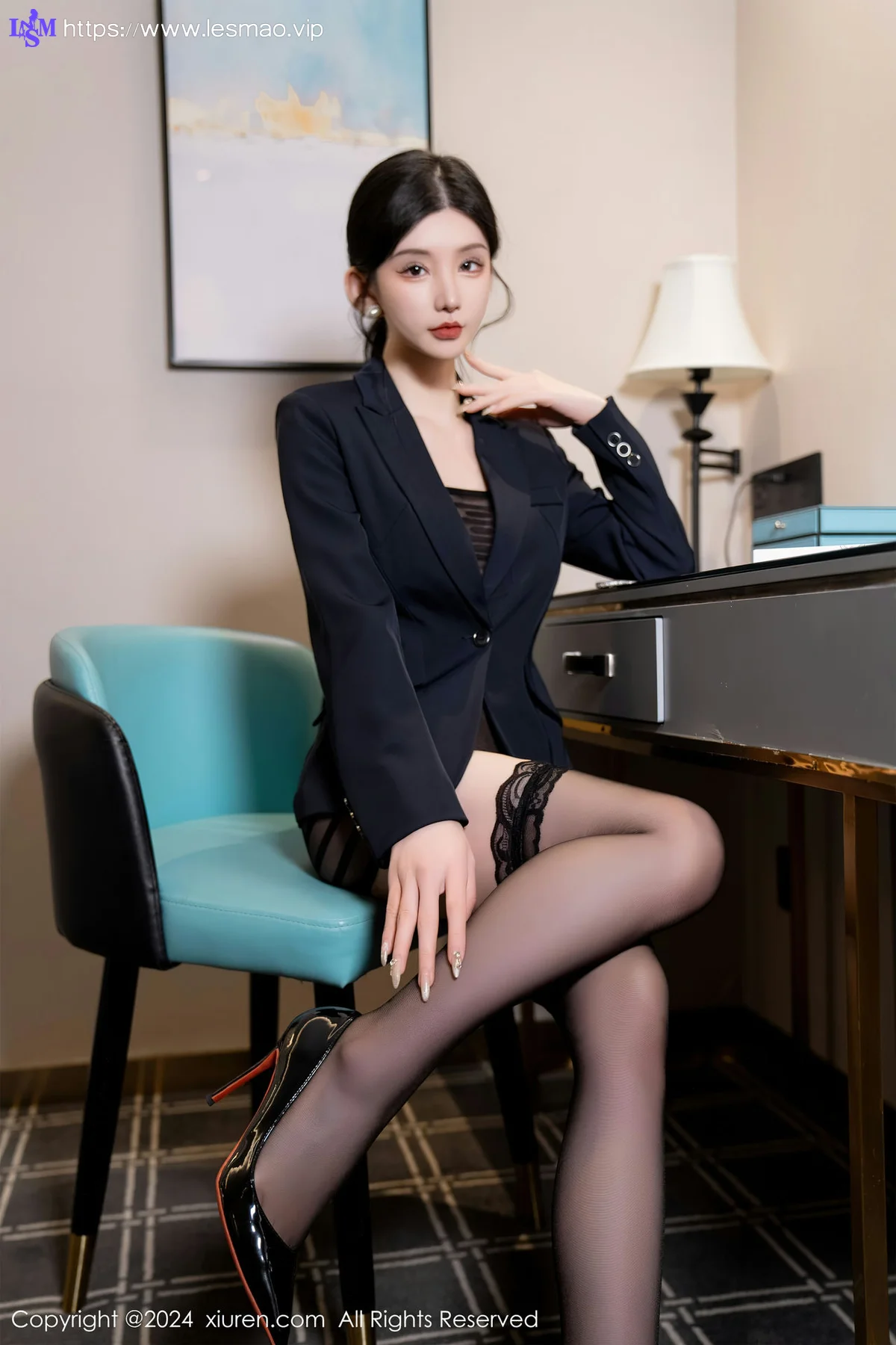 XiuRen 秀人 No.7956  周于希Sally  主题《丝袜销售员》性感写真11 - 20