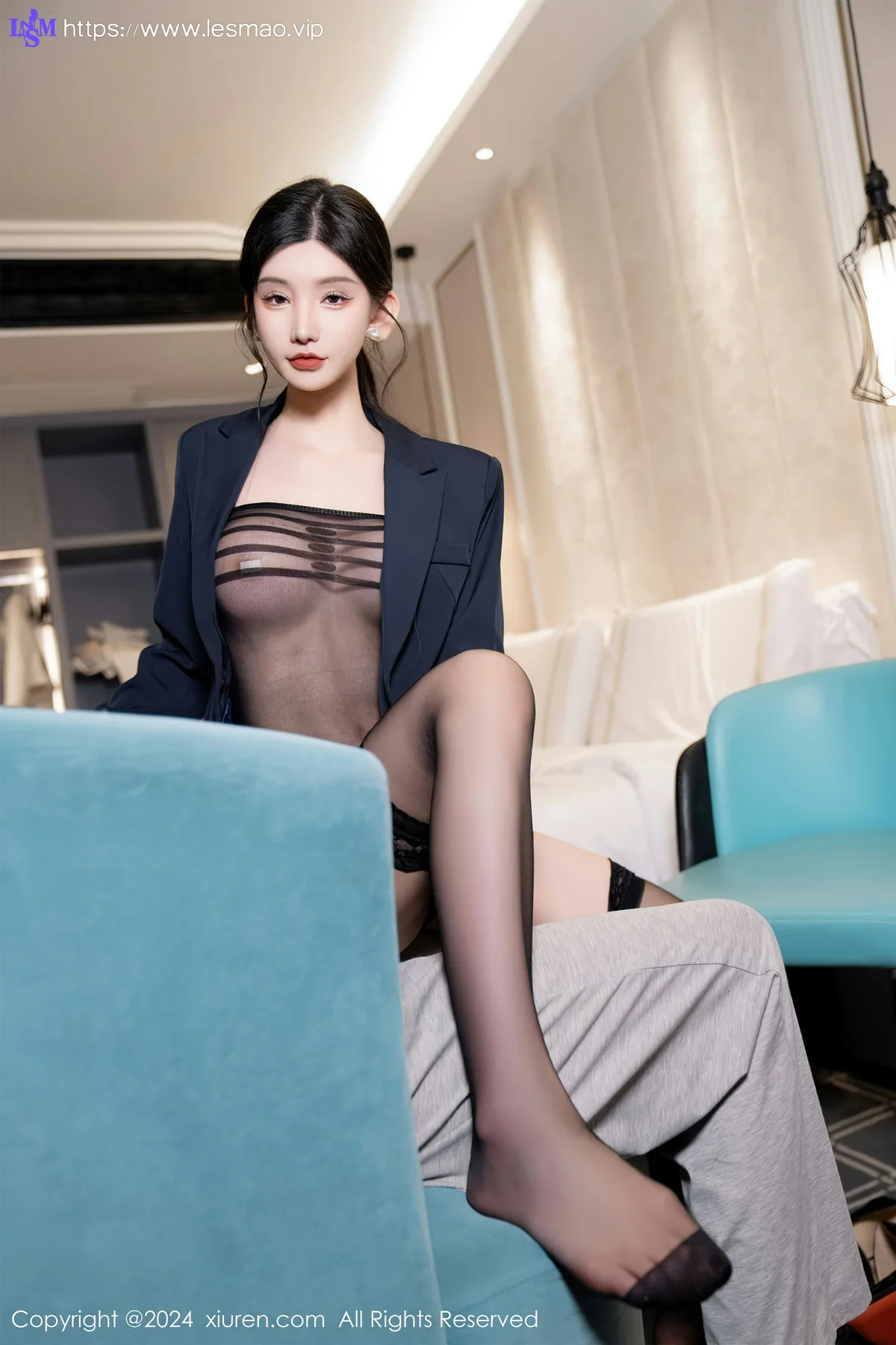 XiuRen 秀人 No.7956  周于希Sally  主题《丝袜销售员》性感写真11 - 51