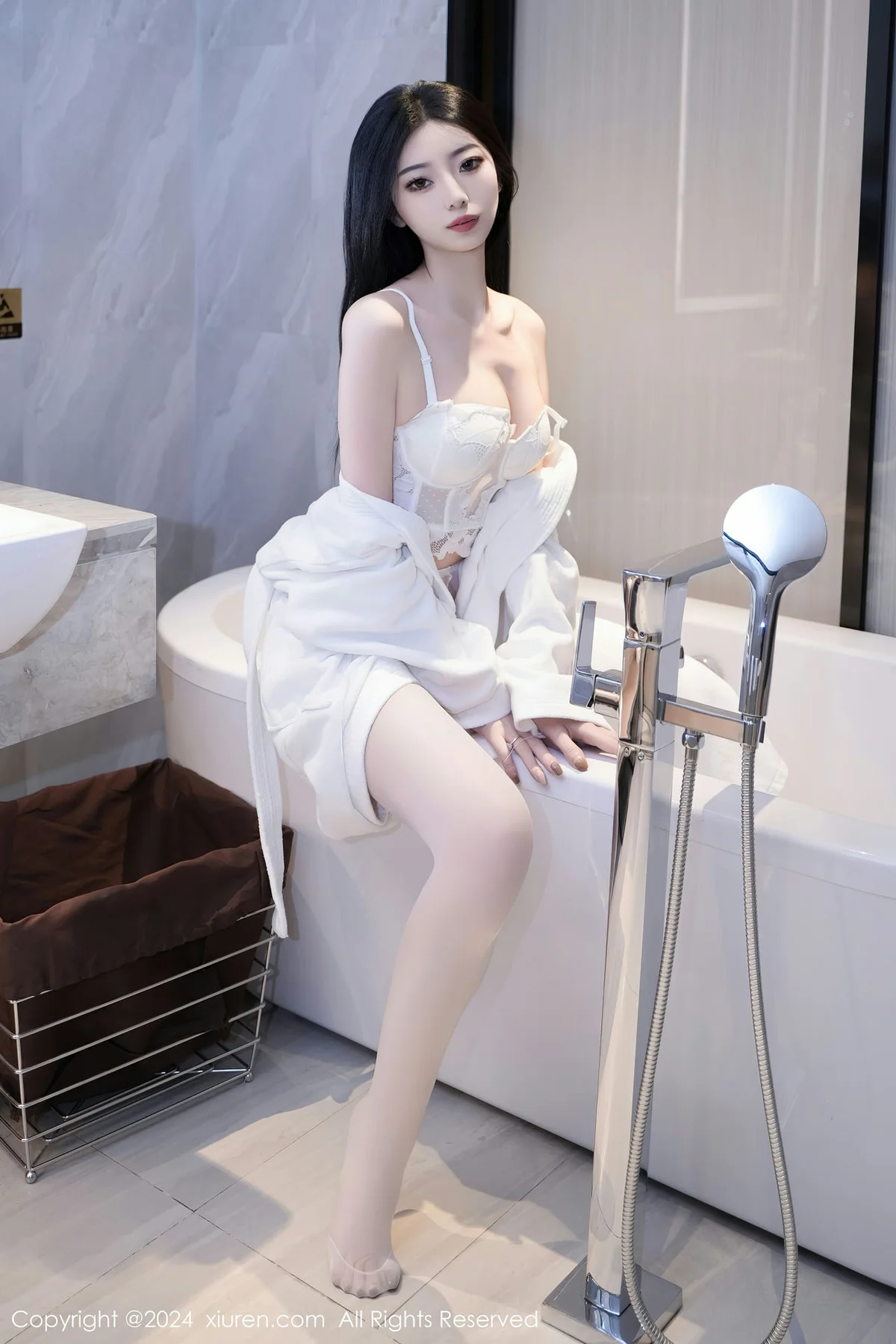 XiuRen 秀人 No.7960  安琪Yee 白色睡袍性感写真3 - 25