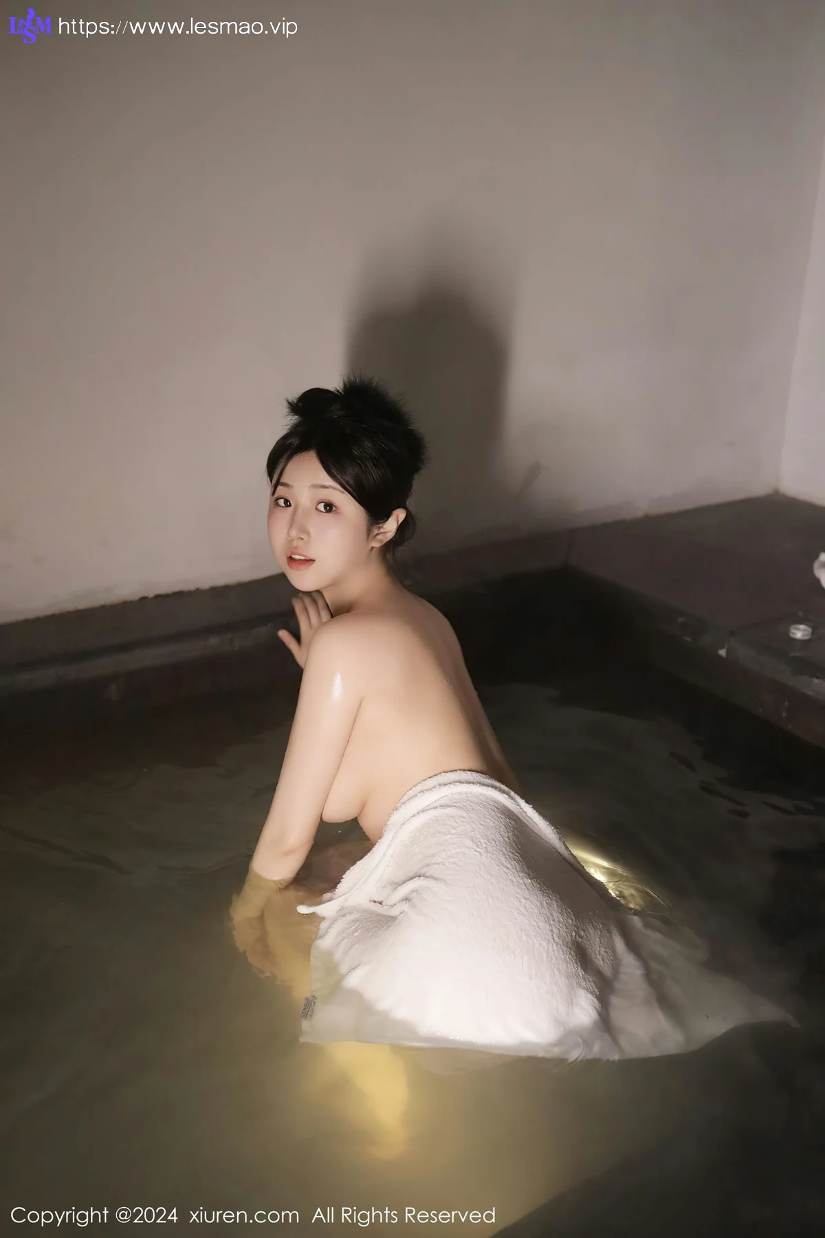 XiuRen 秀人 No.7977  陈小花 温泉场景拍摄首套写真111 - 26