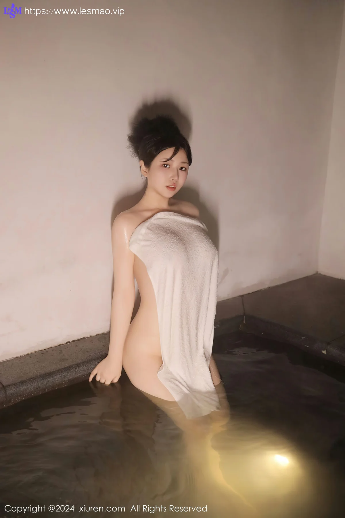 XiuRen 秀人 No.7977  陈小花 温泉场景拍摄首套写真111 - 38