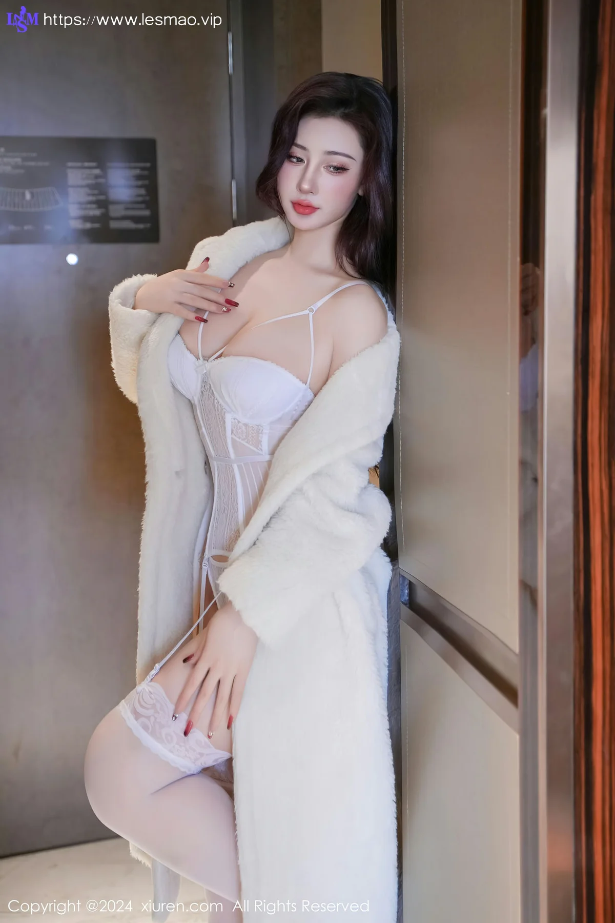 XiuRen 秀人 No.7978  蕾蕾醒了没 诱人白色丝袜首套写真11 - 12