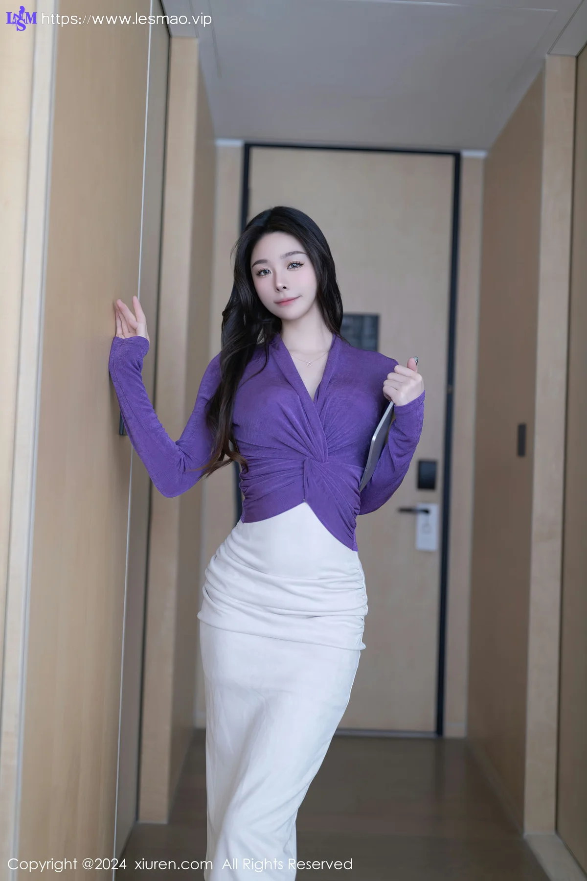 XiuRen 秀人 No.7982  小逗逗 基金经理角色扮演性感写真1 - 2