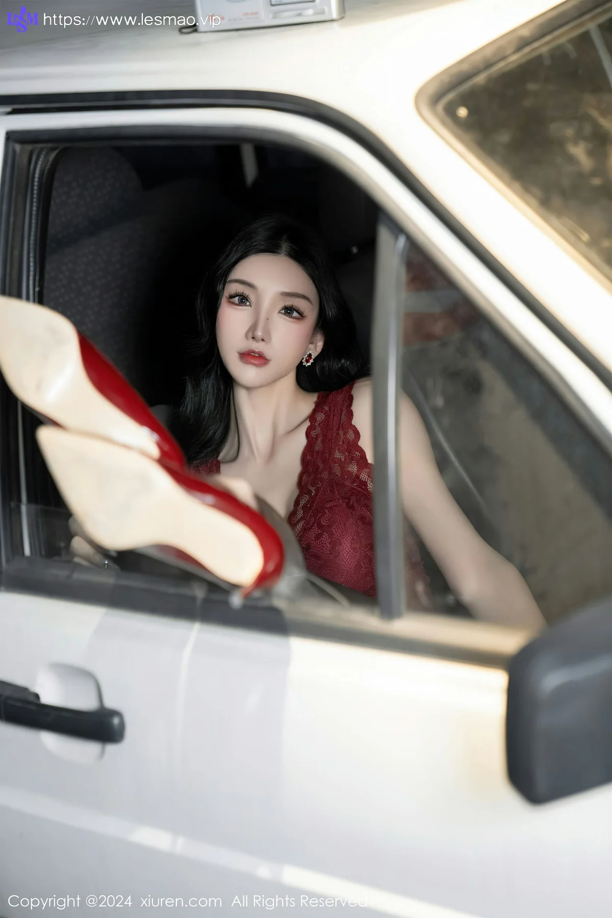 XiuRen 秀人 No.7993  周于希Sally  主题《想要一场车震》剧情写真11 - 32