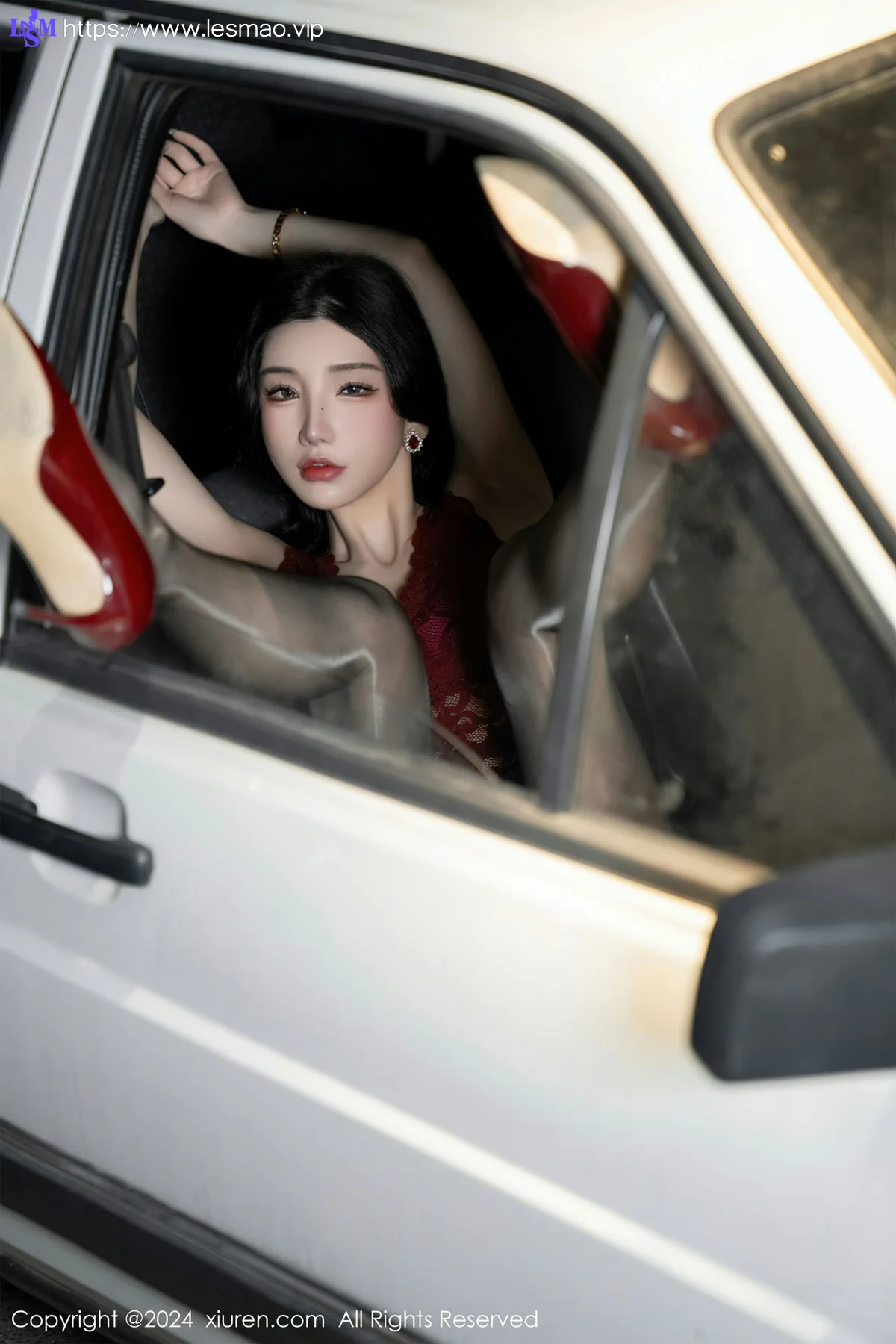 XiuRen 秀人 No.7993  周于希Sally  主题《想要一场车震》剧情写真11 - 34