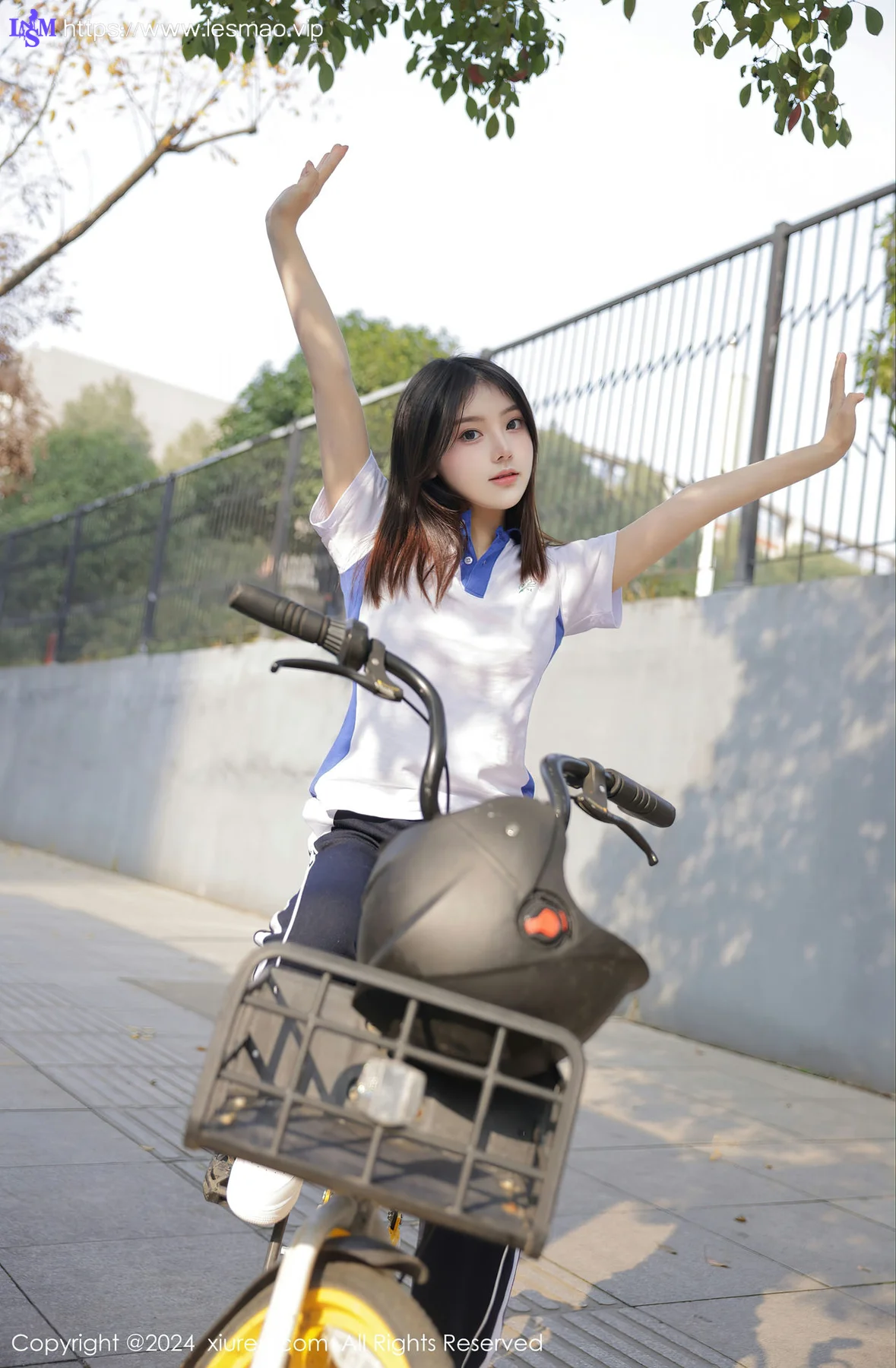 XiuRen 秀人 No.7994  豆瓣酱 公交车场景性感写真111 - 43