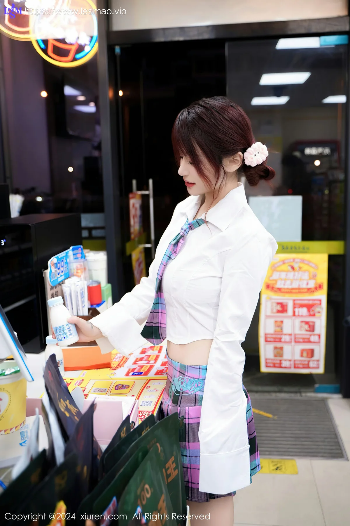 XiuRen 秀人 No.8015  美七 Mia 性感格子裙性感写真22 - 15