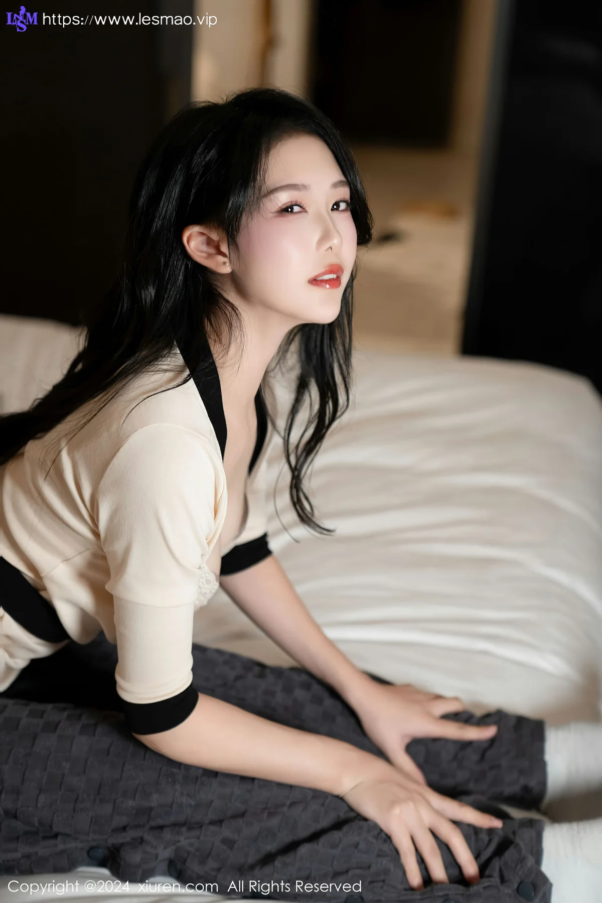 XiuRen 秀人 No.8019  利世 浅色技师服饰性感写真1 - 44