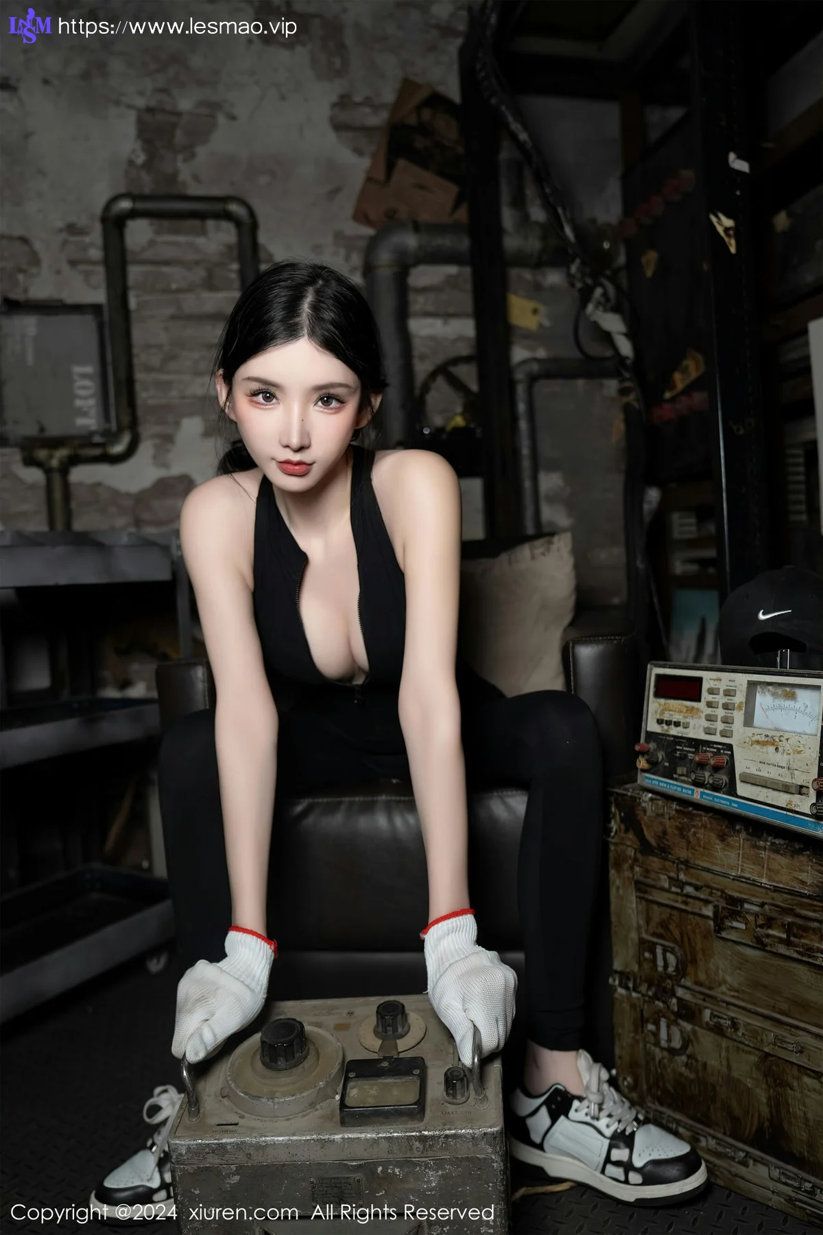 XiuRen 秀人 No.8027  周于希Sally 电焊美女车间维修主题《哥哥，需要我帮忙吗》 性感写真11 - 52