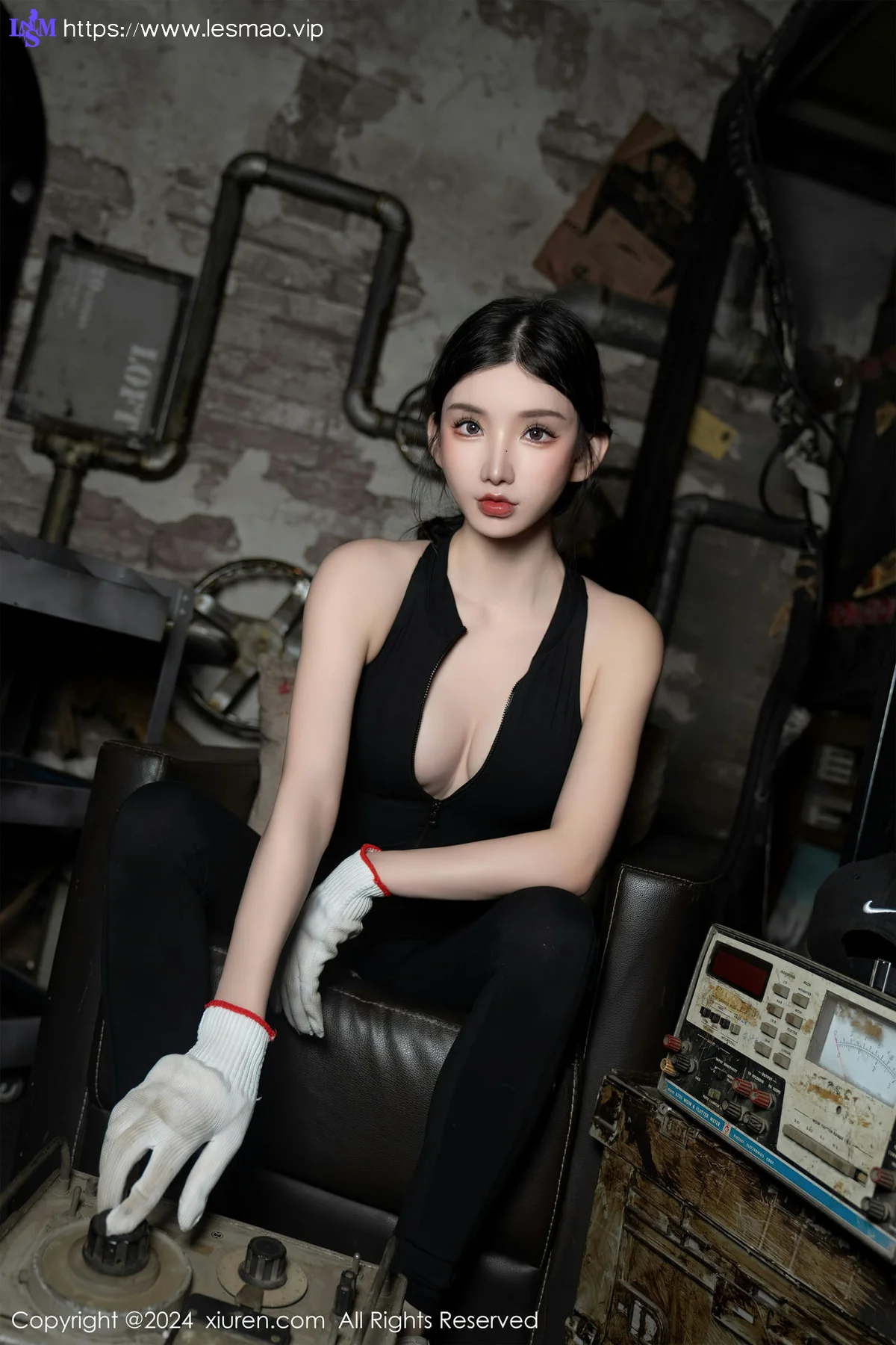 XiuRen 秀人 No.8027  周于希Sally 电焊美女车间维修主题《哥哥，需要我帮忙吗》 性感写真11 - 53