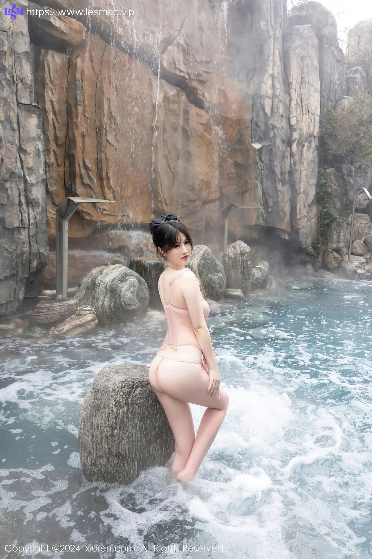 XiuRen 秀人 No.8039  诗诗kiki 粉色情趣吊灯短裙性感写真 - 11