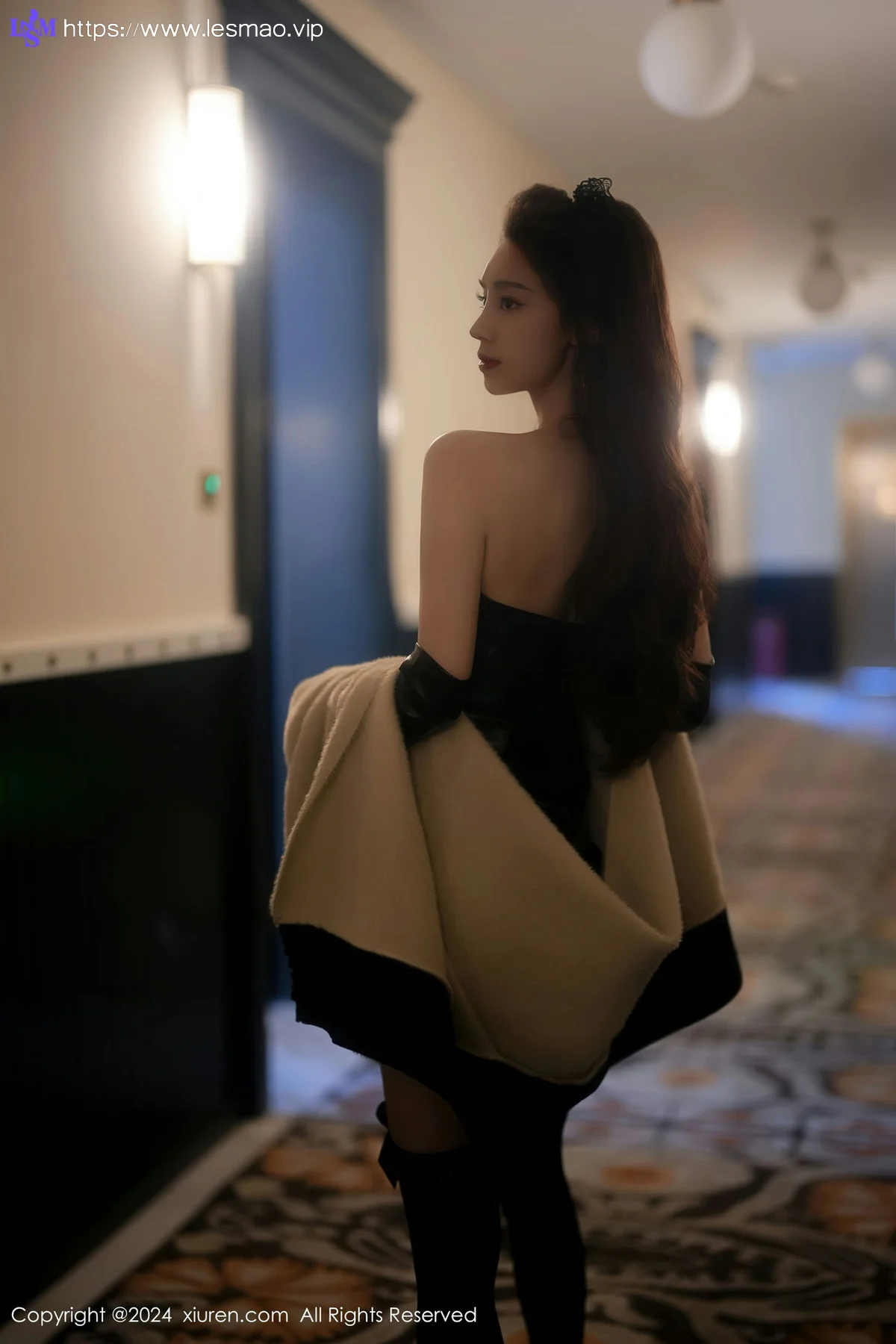 XiuRen 秀人 No.8049  苏曼兮 黑色露肩皮衣性感写真1 - 14