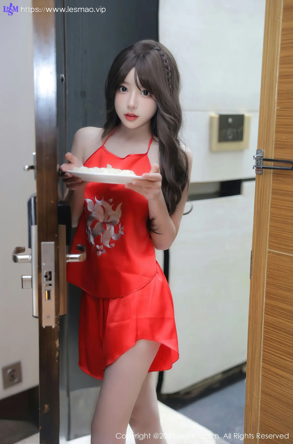 XiuRen 秀人 No.8073  桃妖夭 首套写真新年主题拍摄111 - 19