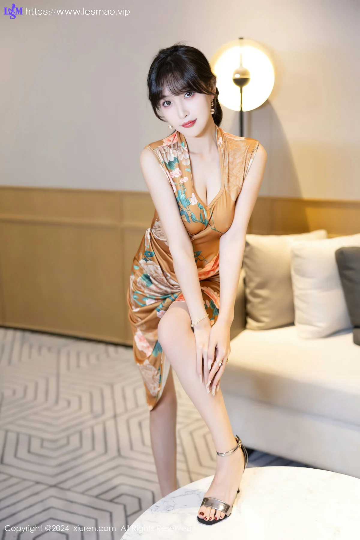 XiuRen 秀人 No.8084  林星阑 图案旗袍性感写真11 - 17