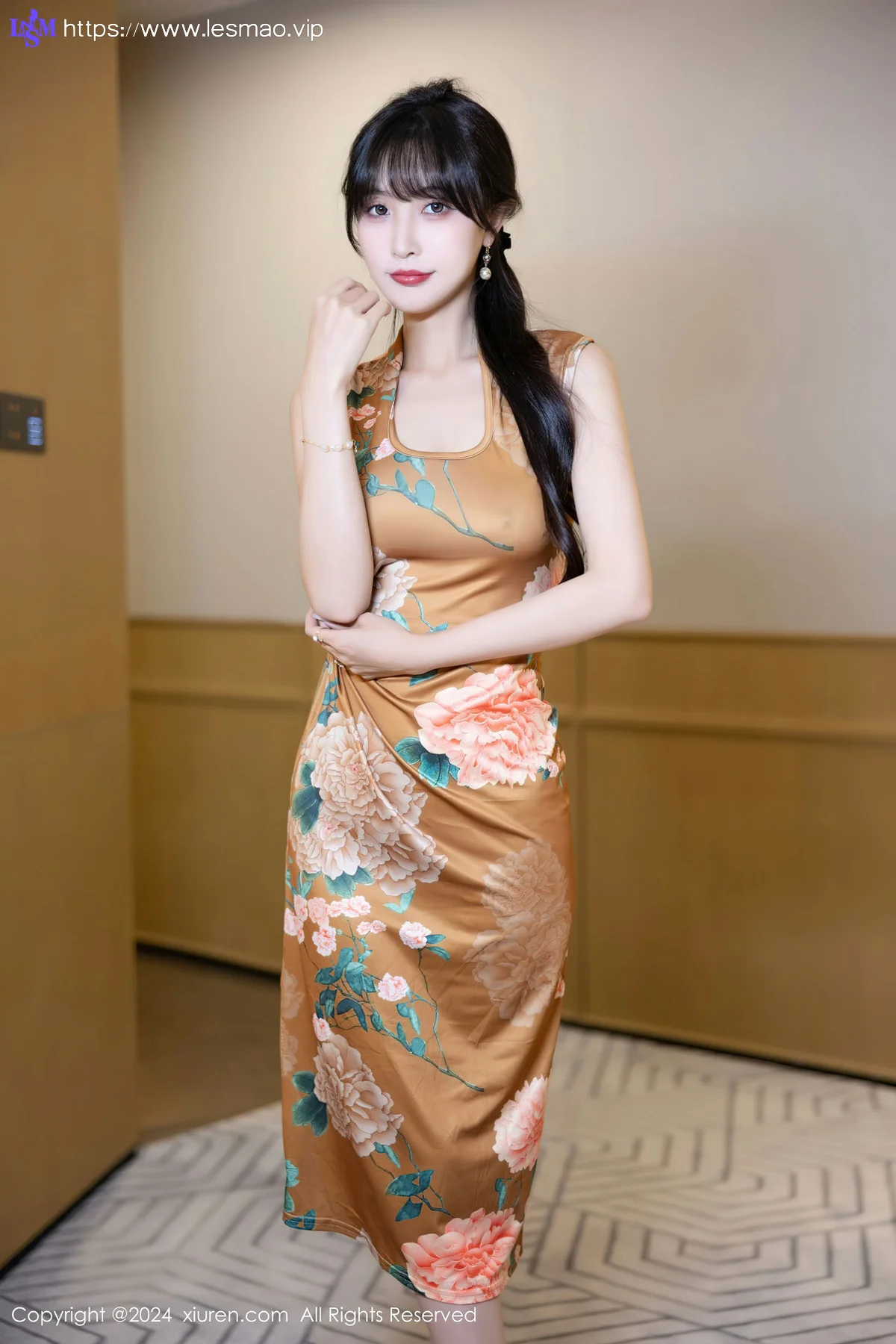 XiuRen 秀人 No.8084  林星阑 图案旗袍性感写真11 - 19