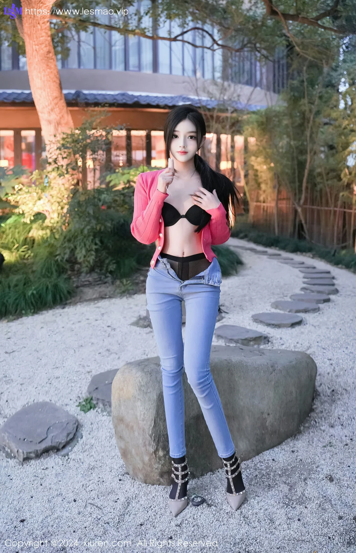 XiuRen 秀人 No.8091  龙雪儿 配简约牛仔裤性感写真1 - 24